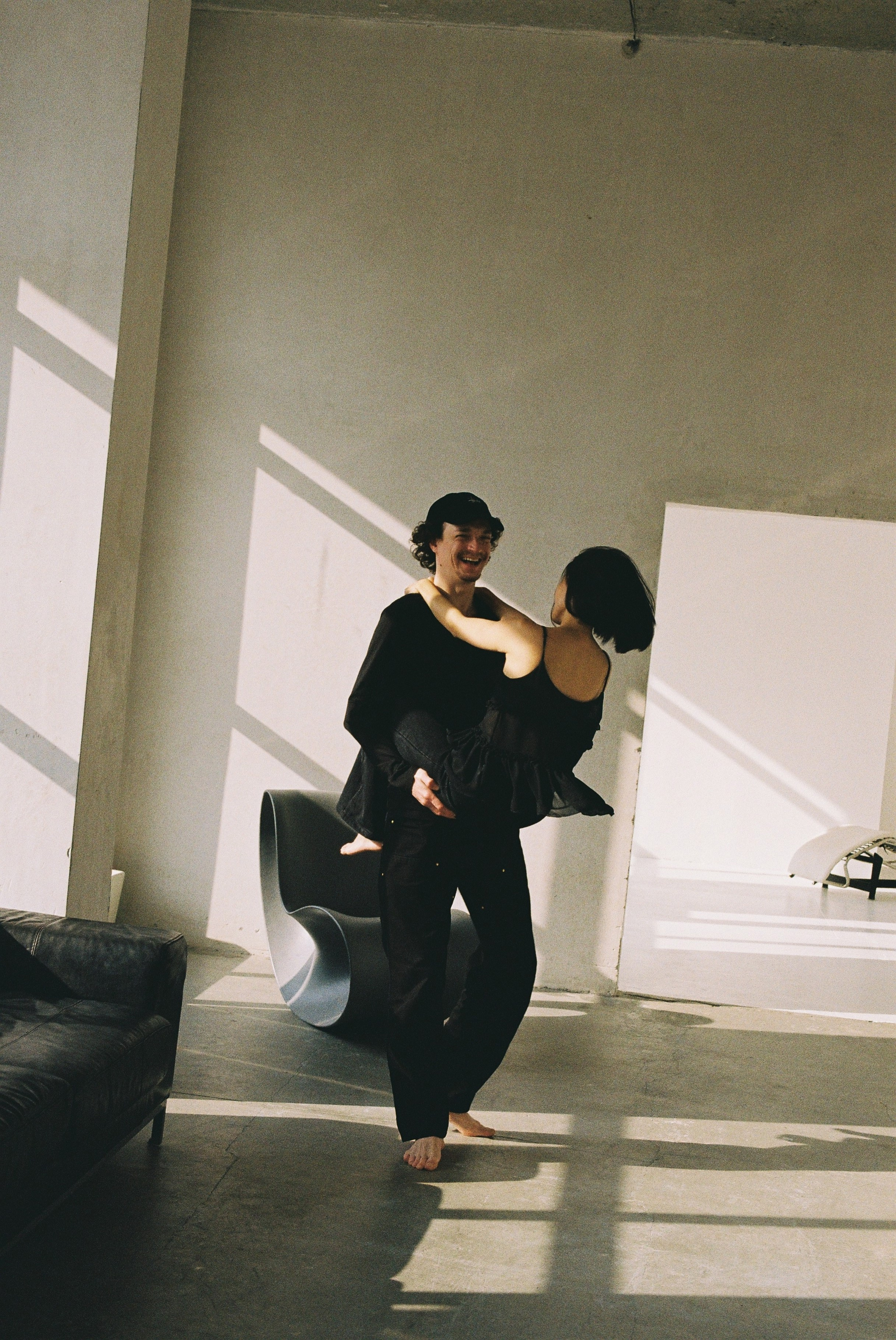 Эмилия и Лев (35 мм). Фотограф в Екатеринбурге и Москве, Анна