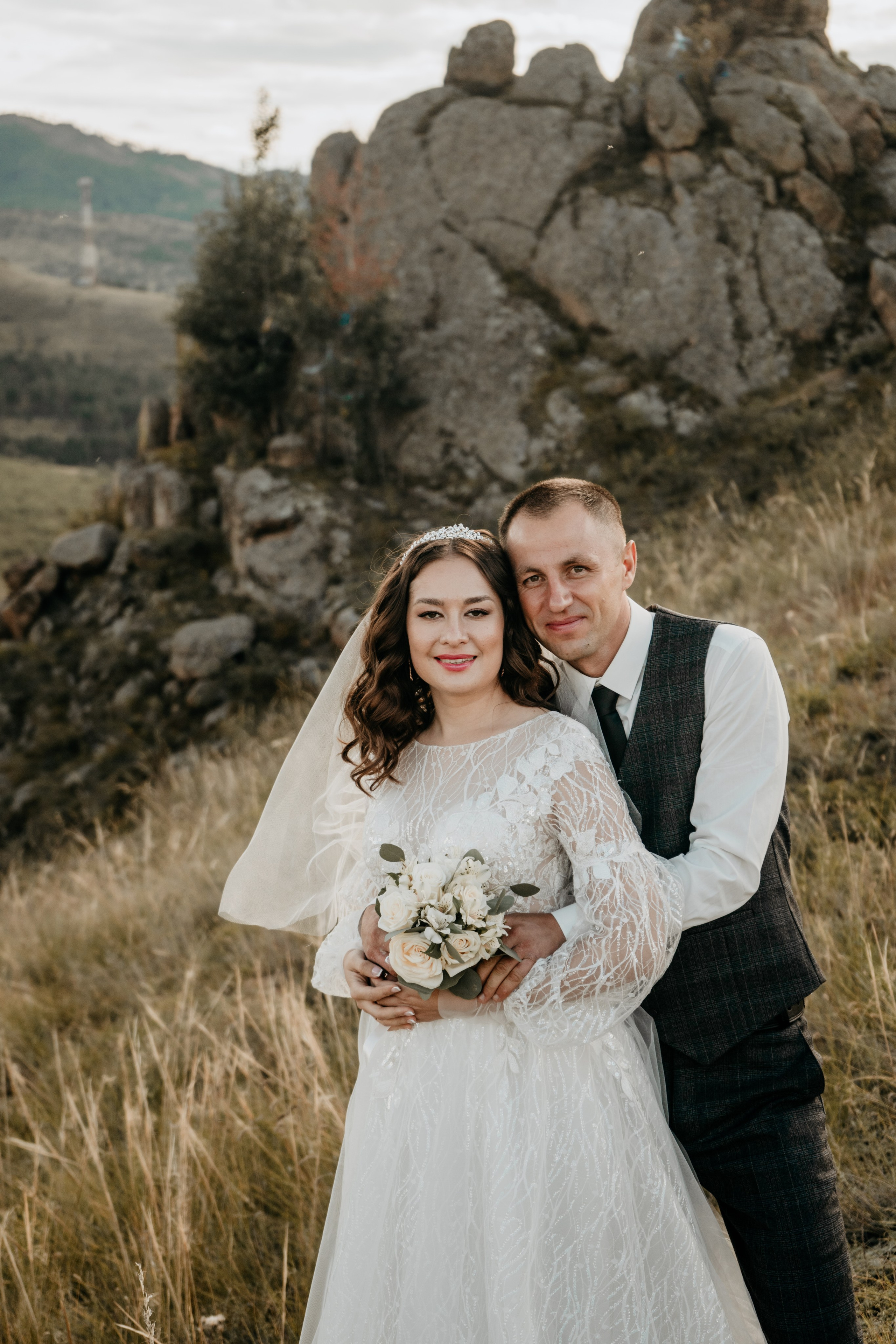 Свадебный фотографии с прогулки в окрестностях Улан-Удэ. Фотограф в Улан-Удэ. Свадебный фотограф в Улан-Удэ