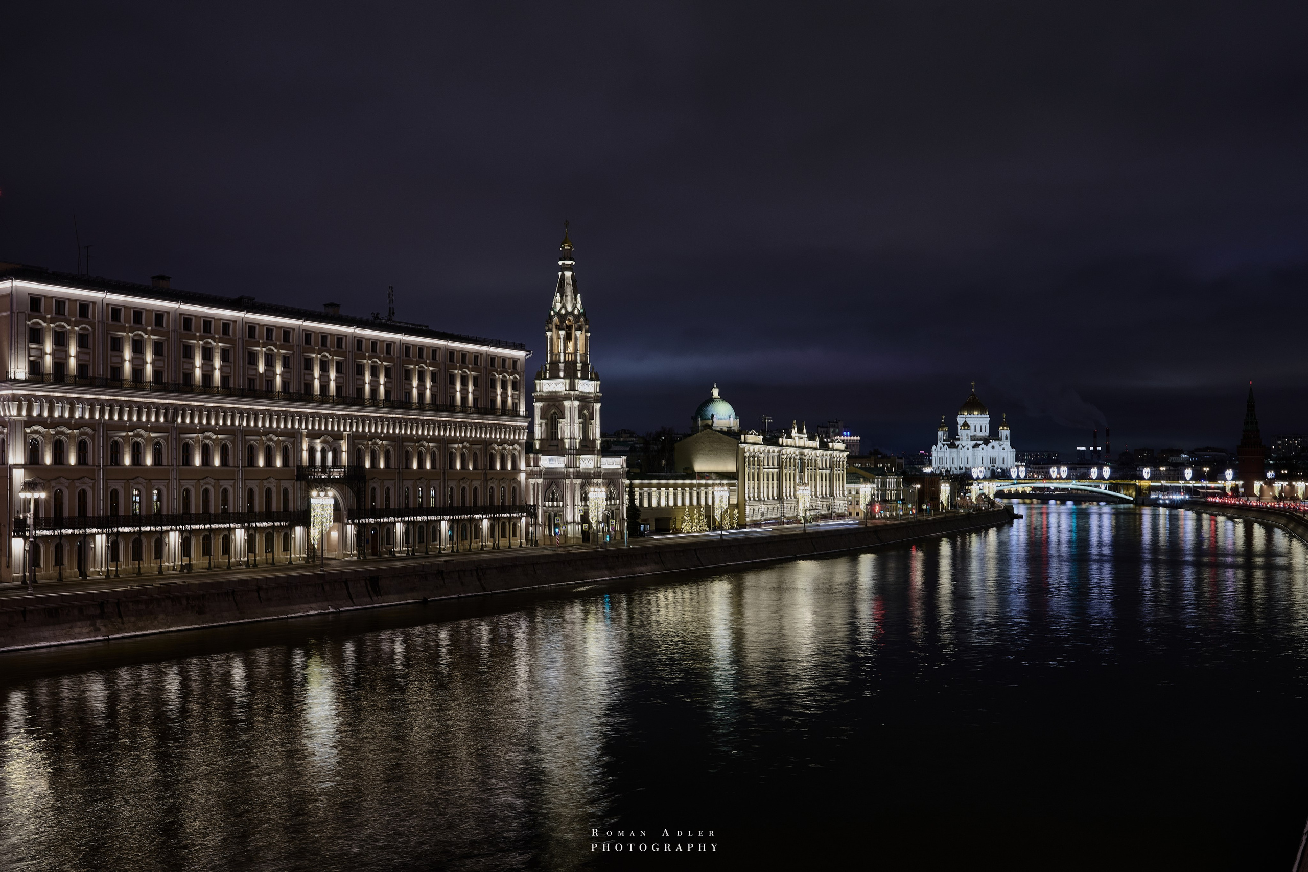 Новогодняя ночная Москва 2025. Фотограф Роман Адлер