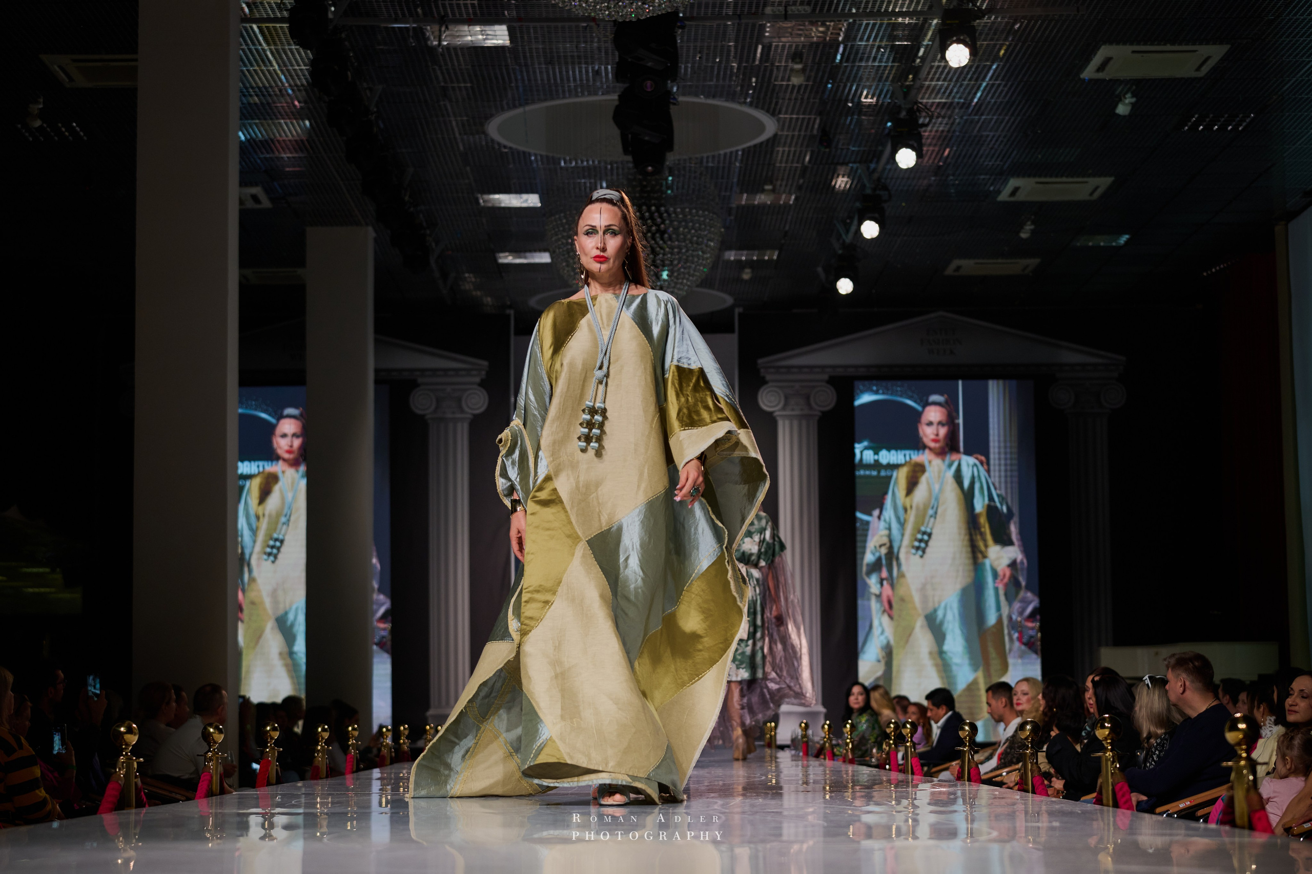 ESTET FASHION WEEK ВЕСНА — 2025. Фотограф Роман Адлер