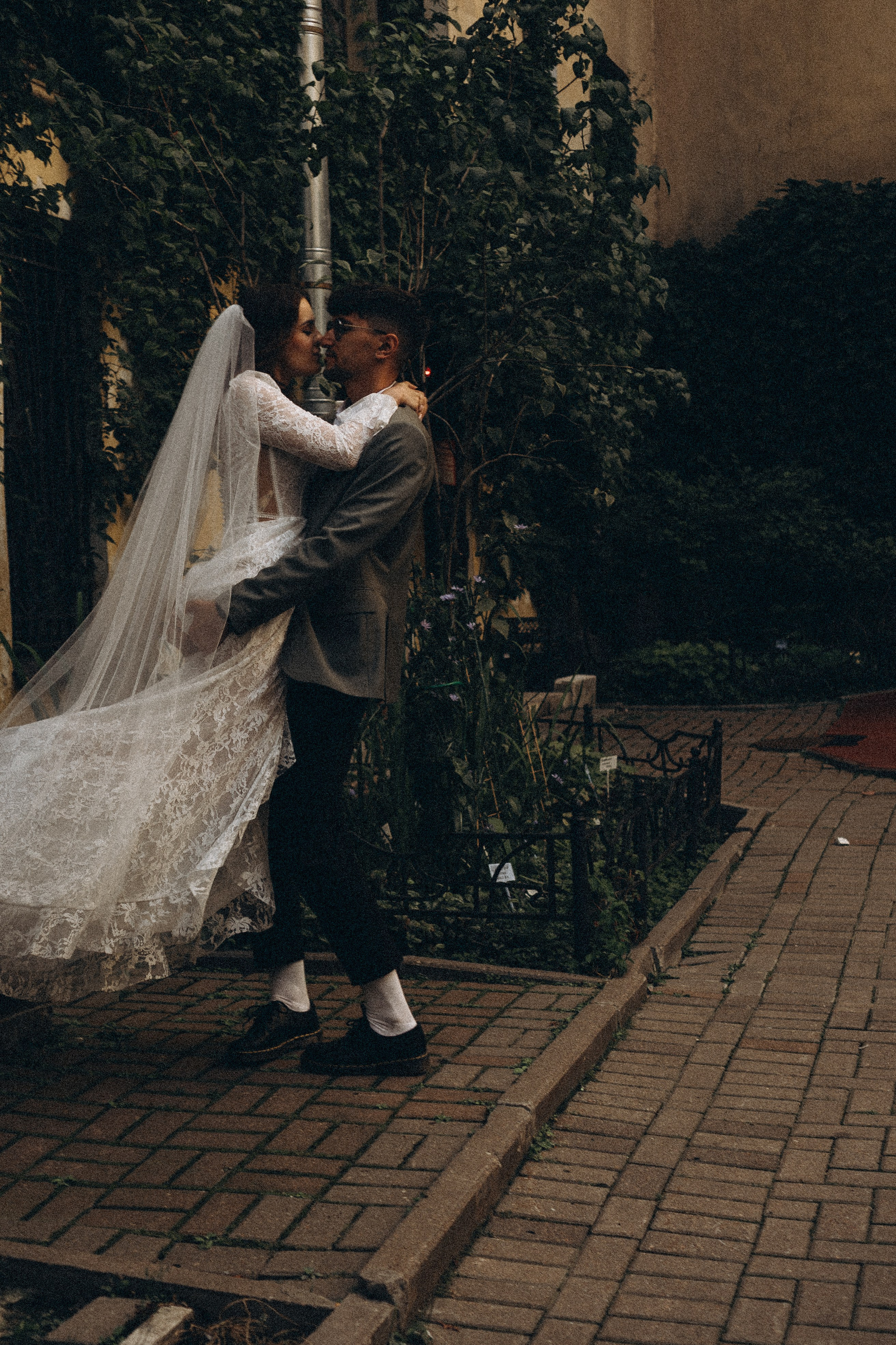 СВАДЕБНАЯ ПРОГУЛКА ВОЗЕ ИСАИКЕВСКОГО СОБОРА АСТОРИИ И ЗАКОНОДАЛЕТНОГО СОБРАНИЯ. Профессиональный фотограф, Санкт-Петербург — Виктория Богомолова