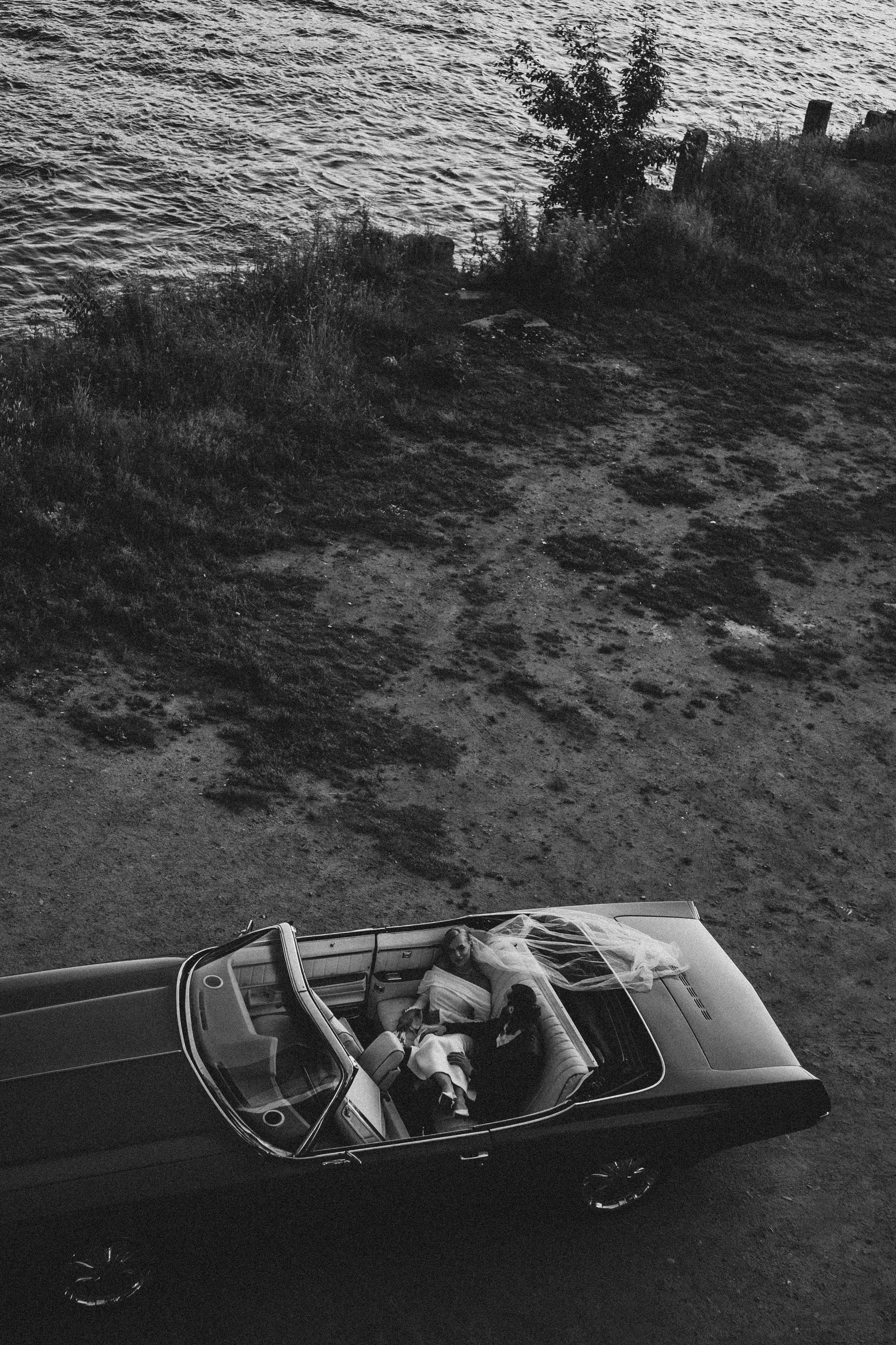 СВАДЕБНАЯ СЬЕМКА ВОЗЛЕ МСОТА БЕТАНКУРА НА КАБРИОЛЕТЕ. Профессиональный фотограф, Санкт-Петербург — Виктория Богомолова