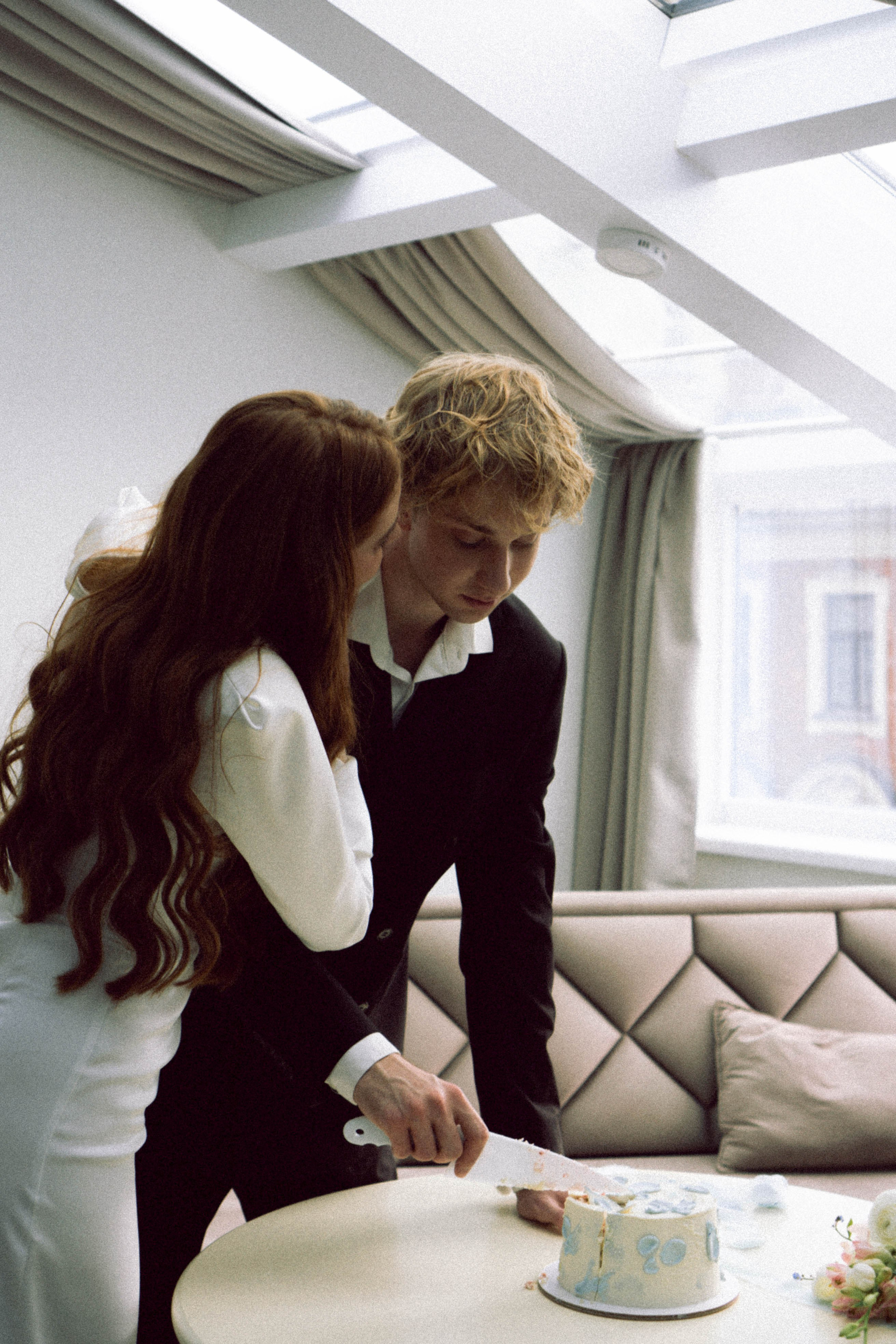 СВАДЕБНАЯ СЬЕМКА В ОТЕЛЕ. СБОРЫ ЖЕНИХА И НЕВЕСТЫ И ТАКЖЕ ТОР И ПОДГОТОВКА К ПРОГУЛКЕ. Профессиональный фотограф, Санкт-Петербург — Виктория Богомолова