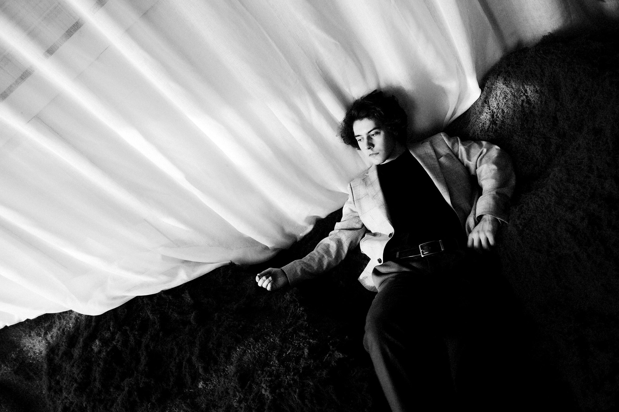 Инверсия снов | Мужской портрет в Тюмени | Фотограф Дарья Мустафина. Портретный фотограф Тюмень Дарья Мустафина