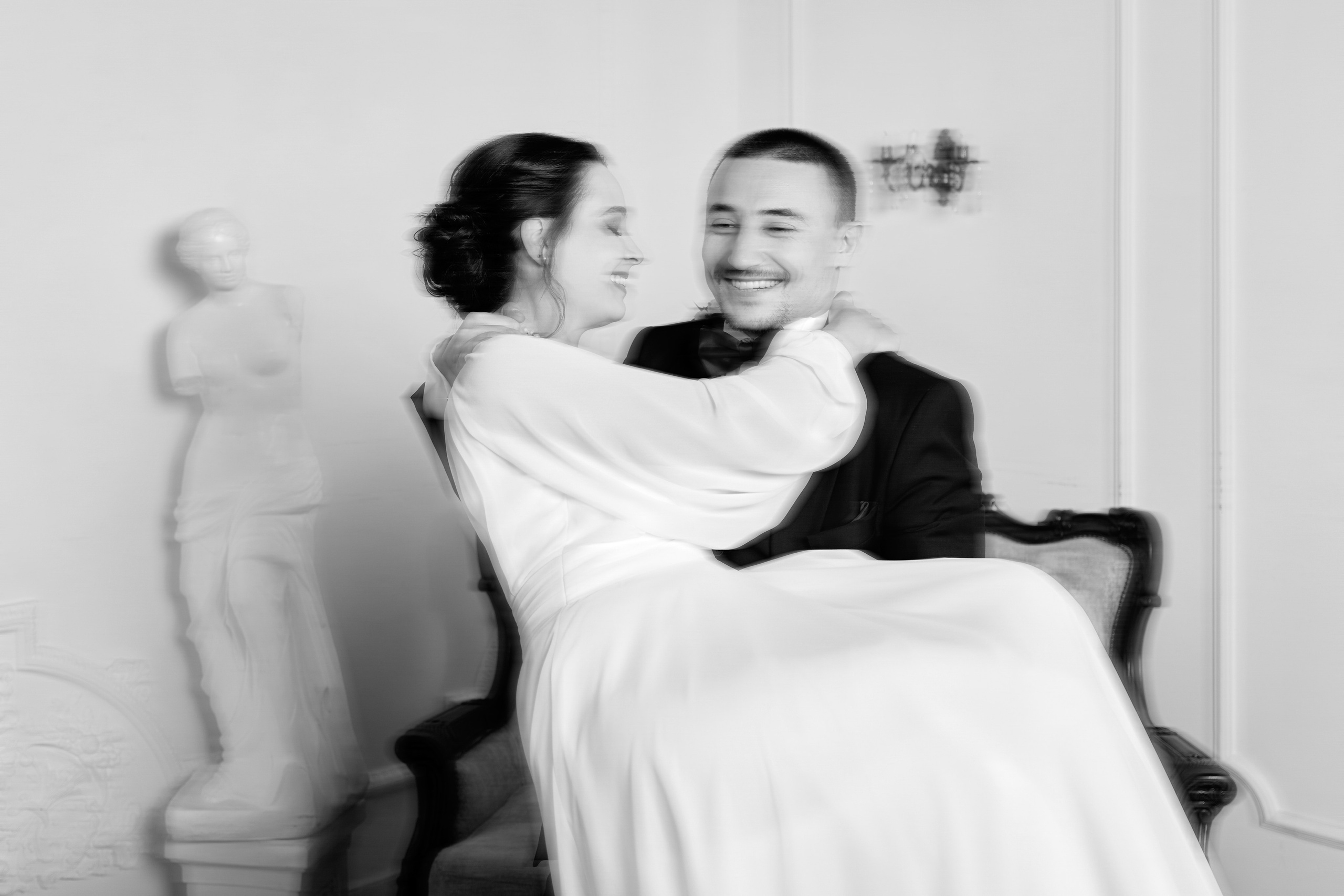 Свадебная фотосессия в студии и регистрация брака в Грибоедовском ЗАГСе