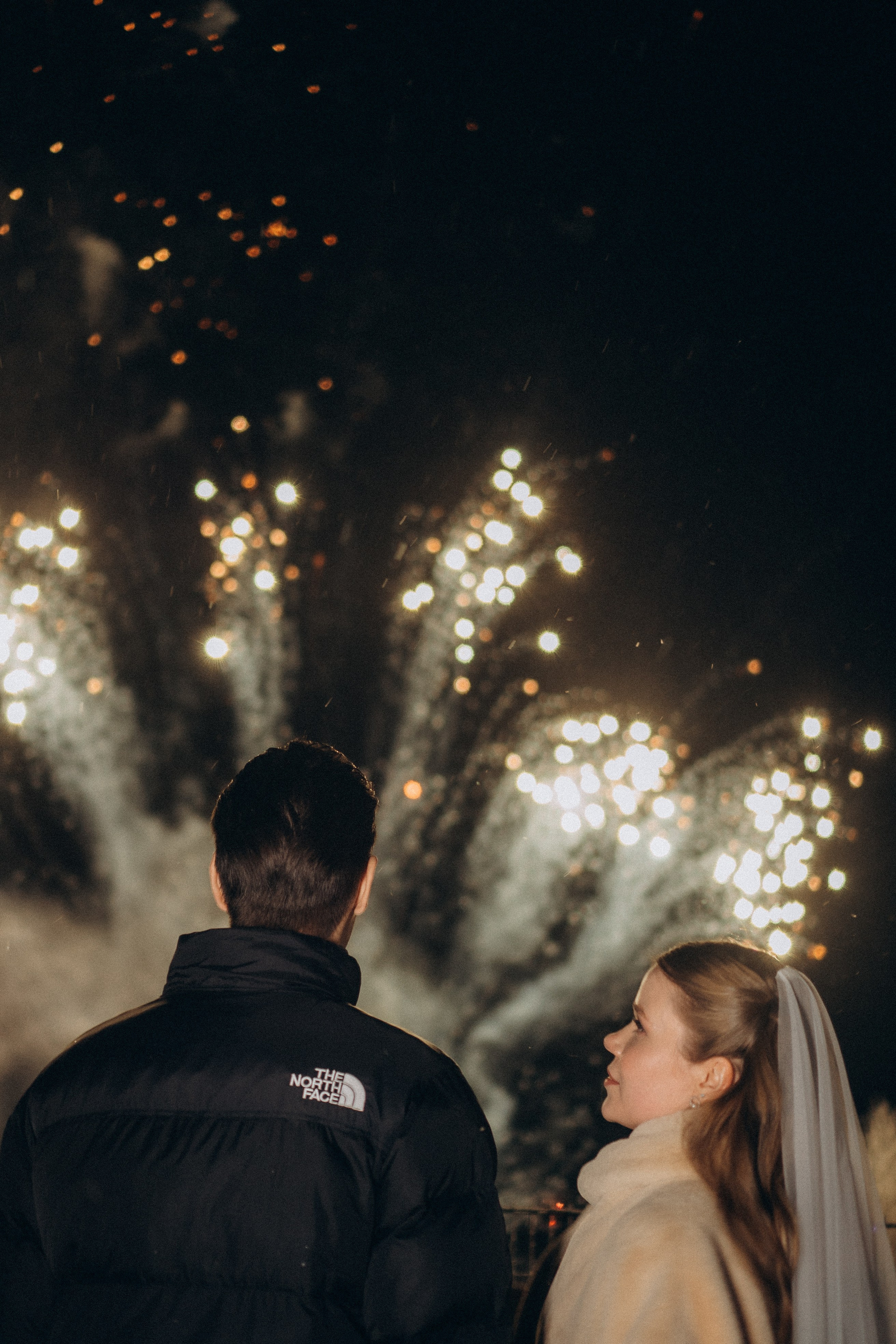 СВАДЕБНАЯ СЬЕМКА СБОРОВ В ОТЕЛЕ И ВЫЕЗД НА ЦЕРЕМОНИЮ (СНЯТО В СИБИРЕ В НИЖНЕВАРТОВСКЕ). Профессиональный фотограф, Санкт-Петербург — Виктория Богомолова