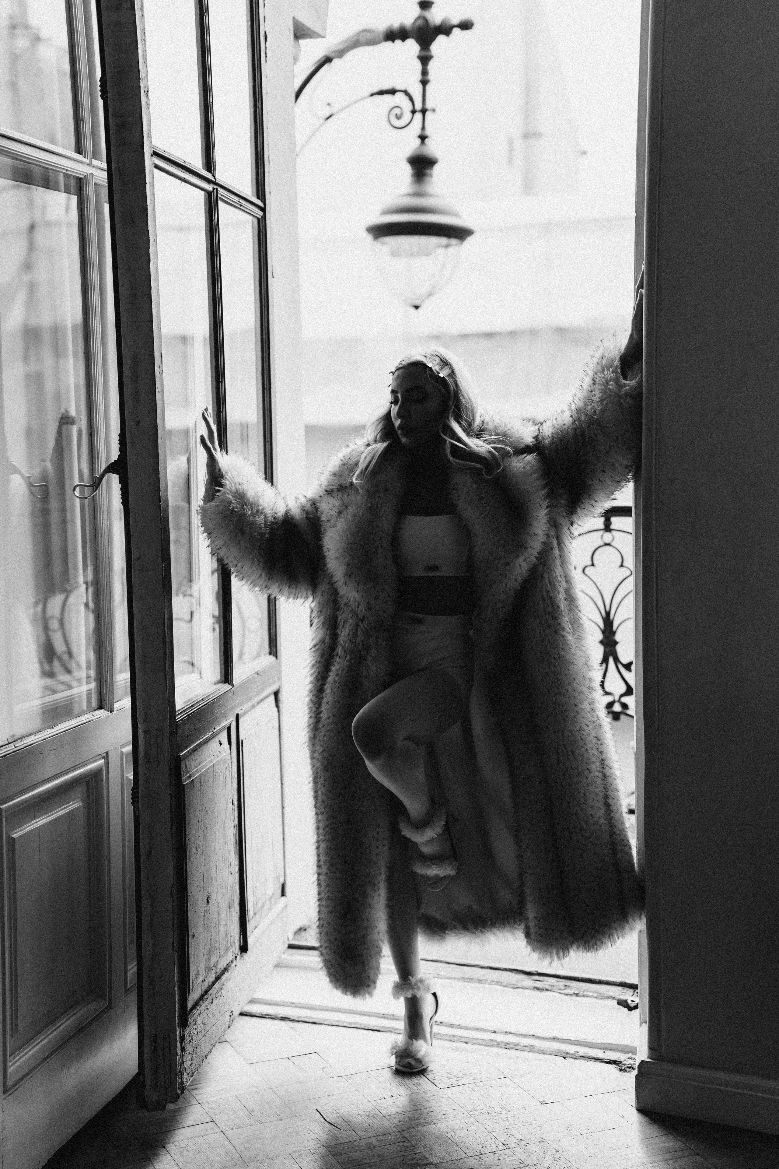 МИНИМАЛИЗМ В СТУДИИ НА ЧЕРНЫШЕВСКОЙ В СТУДИИ С БАЛКОНОМ. Профессиональный фотограф, Санкт-Петербург — Виктория Богомолова