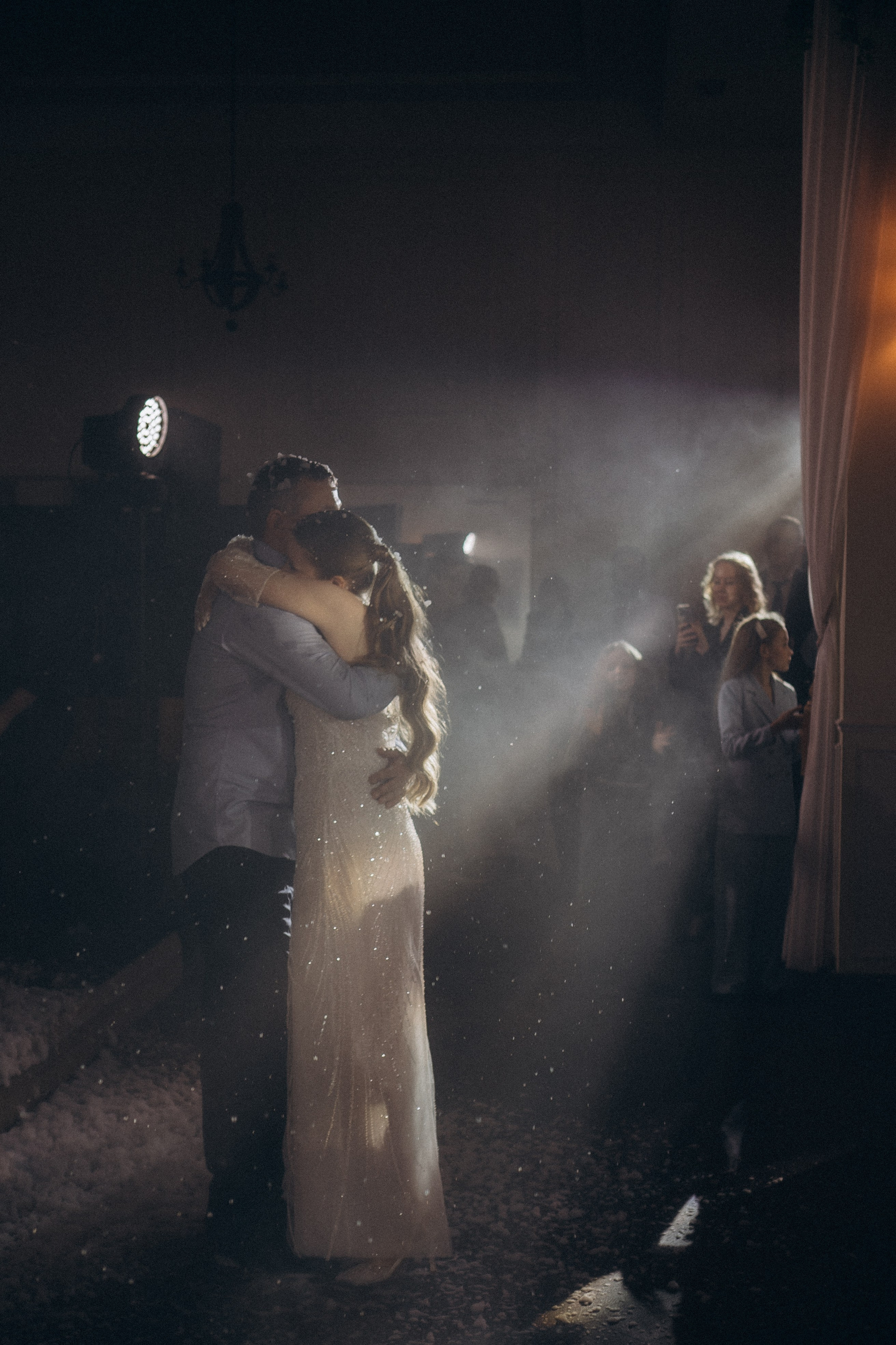 ТАНЕЦ С ПАПОЙ СВАДЕБНМ БАНКЕТЕ (СНЯТО В СИБИРЕ В НИЖНЕВАРТОВСКЕ). Профессиональный фотограф, Санкт-Петербург — Виктория Богомолова