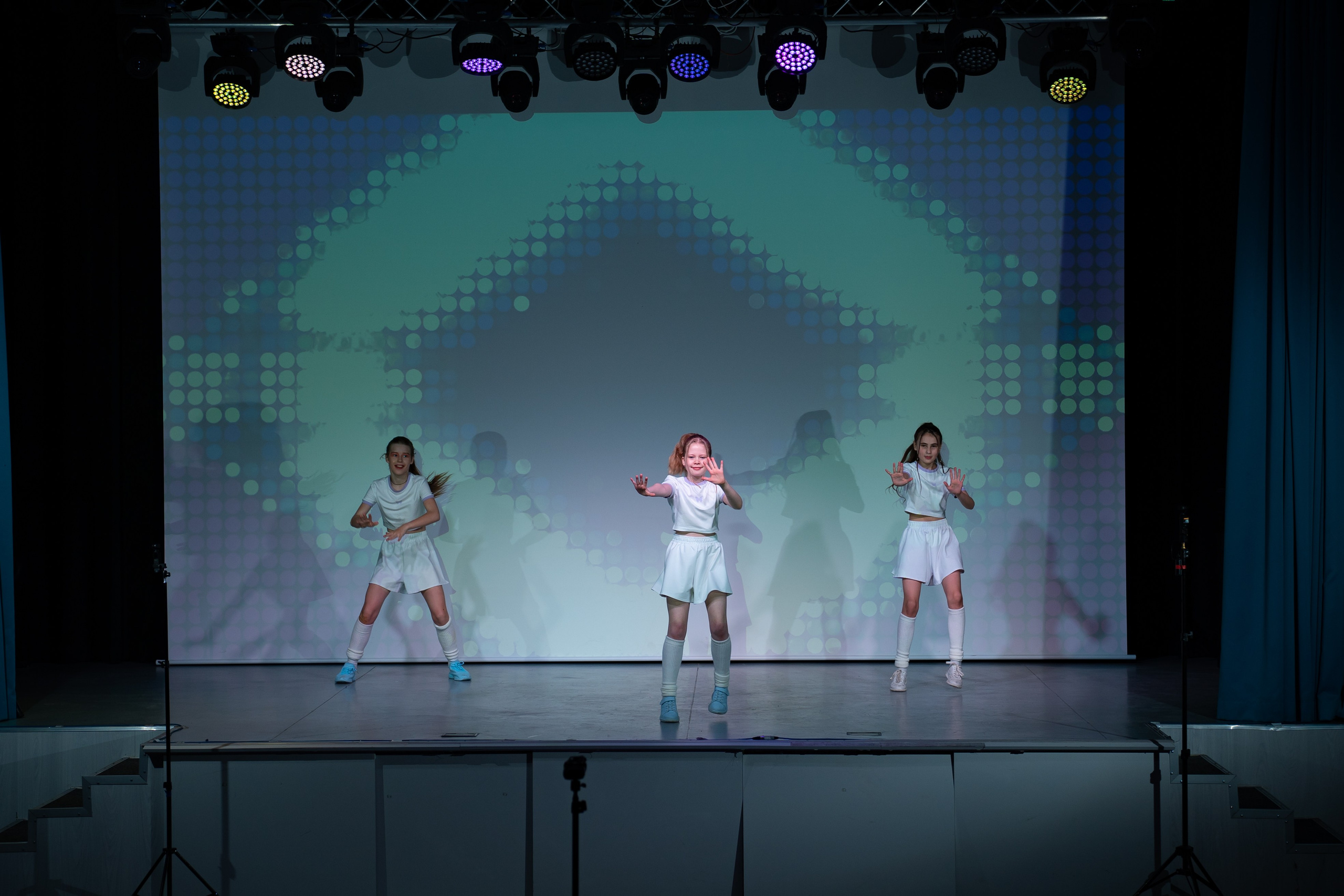 Отчетный концерт продюсерского центра «Новая Звезда». Фото / Видеосъемка в Москве