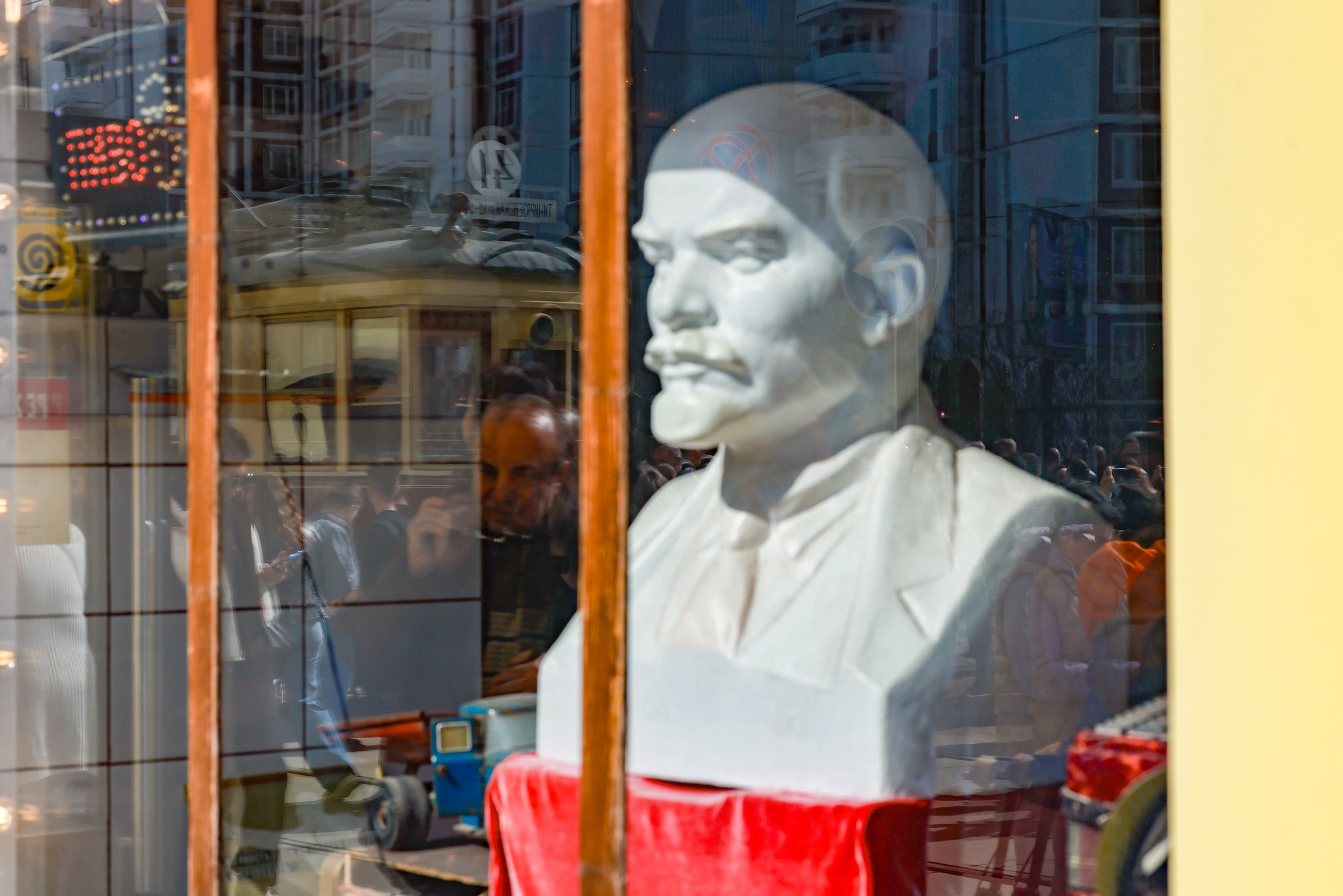 Парад трамваев. Репортажный, архитектурный, театральный и файн-арт фотограф Лена Мельникова в Москве