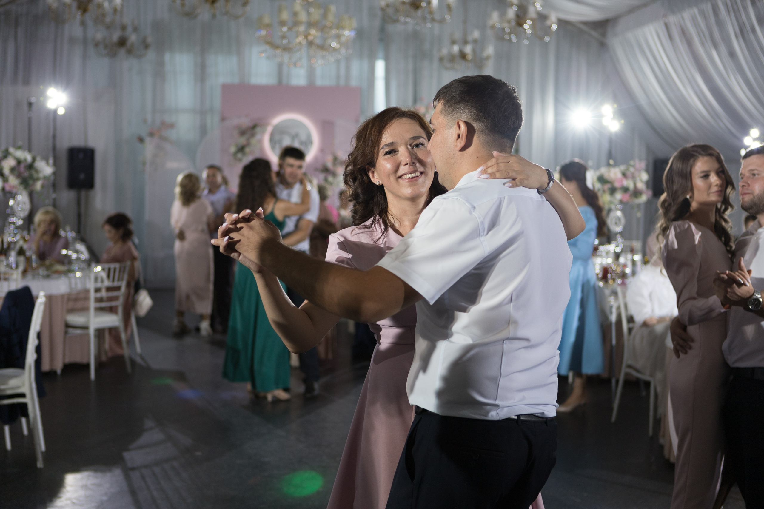 Свадебный фотограф Уфа — Руслан ГабдлисламовЖивые эмоции, красивые кадры, воспоминания на всю жизнь.Работаю по всей Республике Башкортоста. Свадебный фотограф Уфа Руслан Габдлисламов