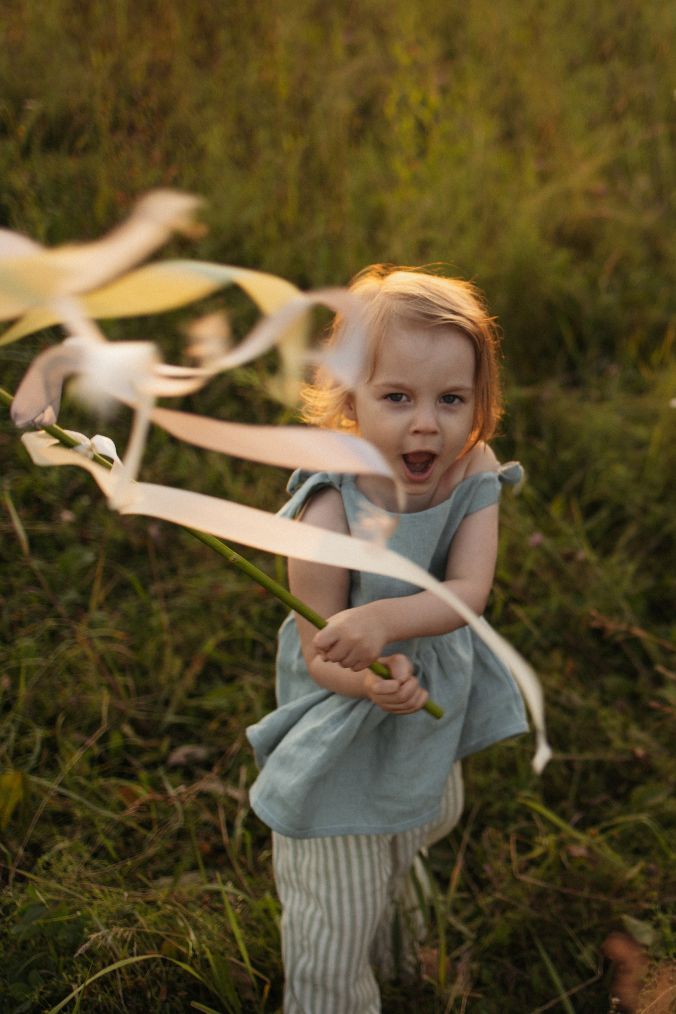 Семейная фотосессия в поле. Семейный фотограф в Москве Марина Петра