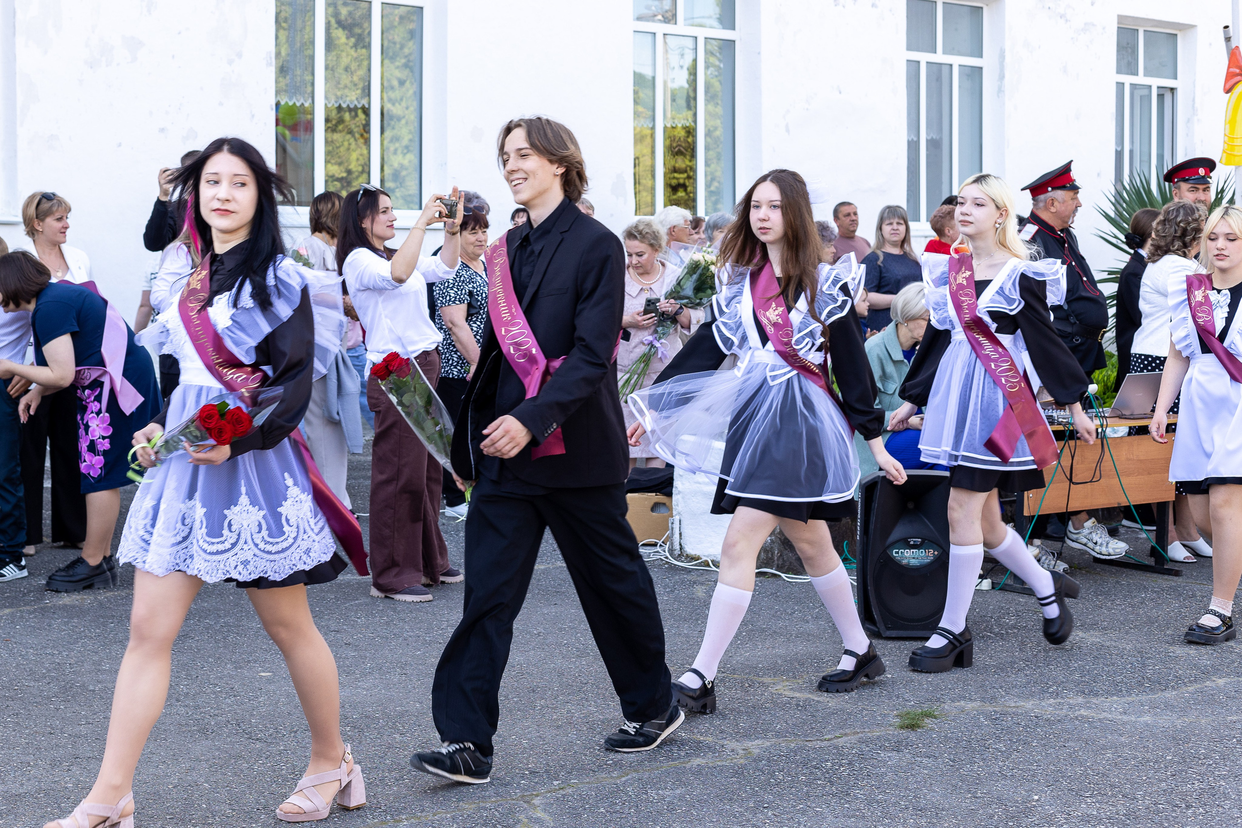 Последний звонок. Выпускные альбомы Майкоп, Краснодар Елена Золотарева