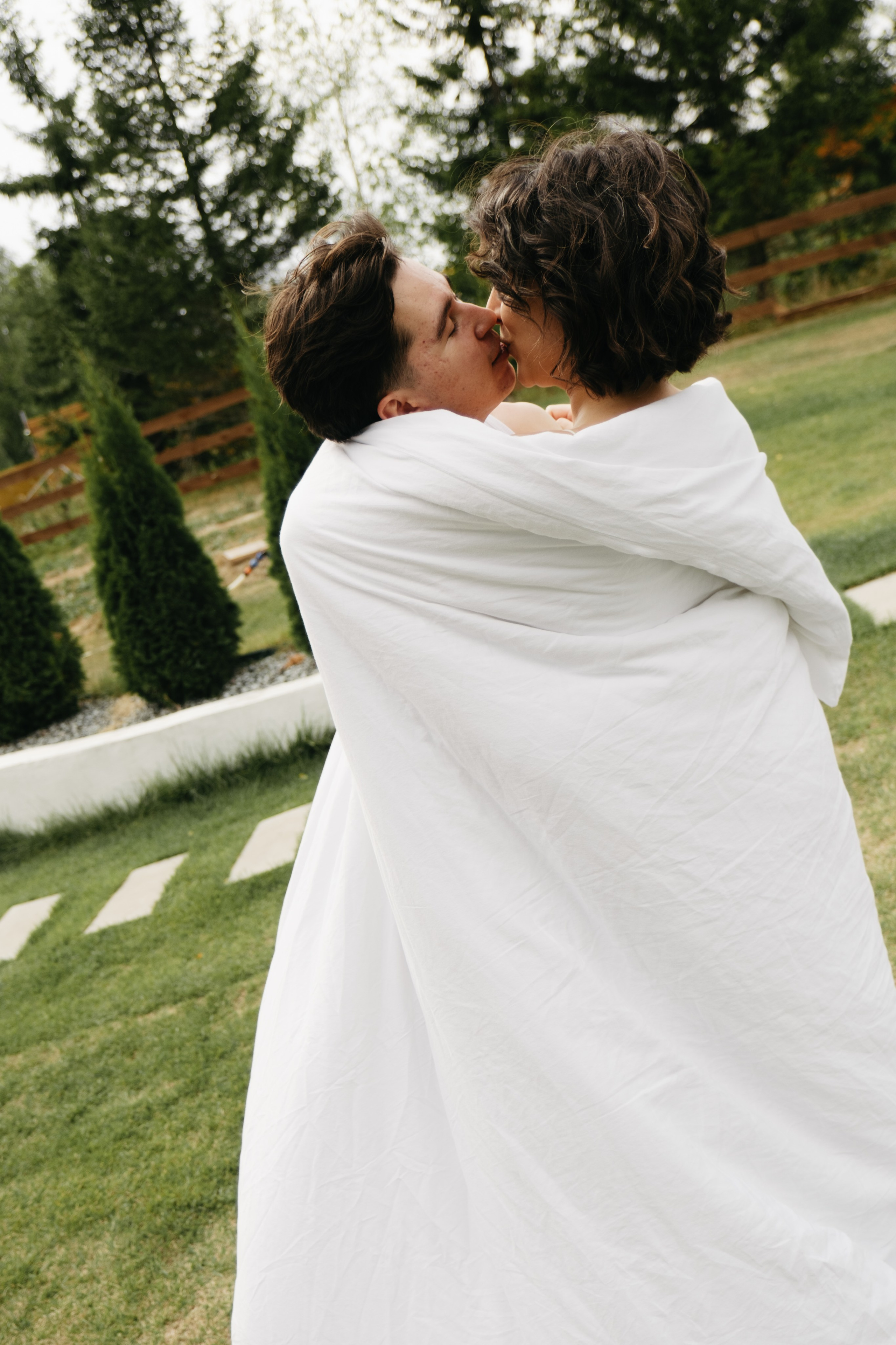 Молодые счастливые. Обо мне