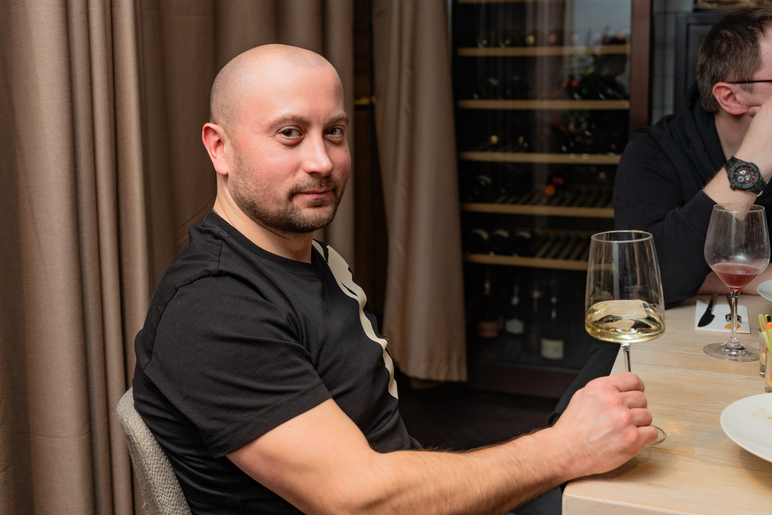 NOVIKOV SCHOOL — Умами зал. Фотограф Никита Комаров