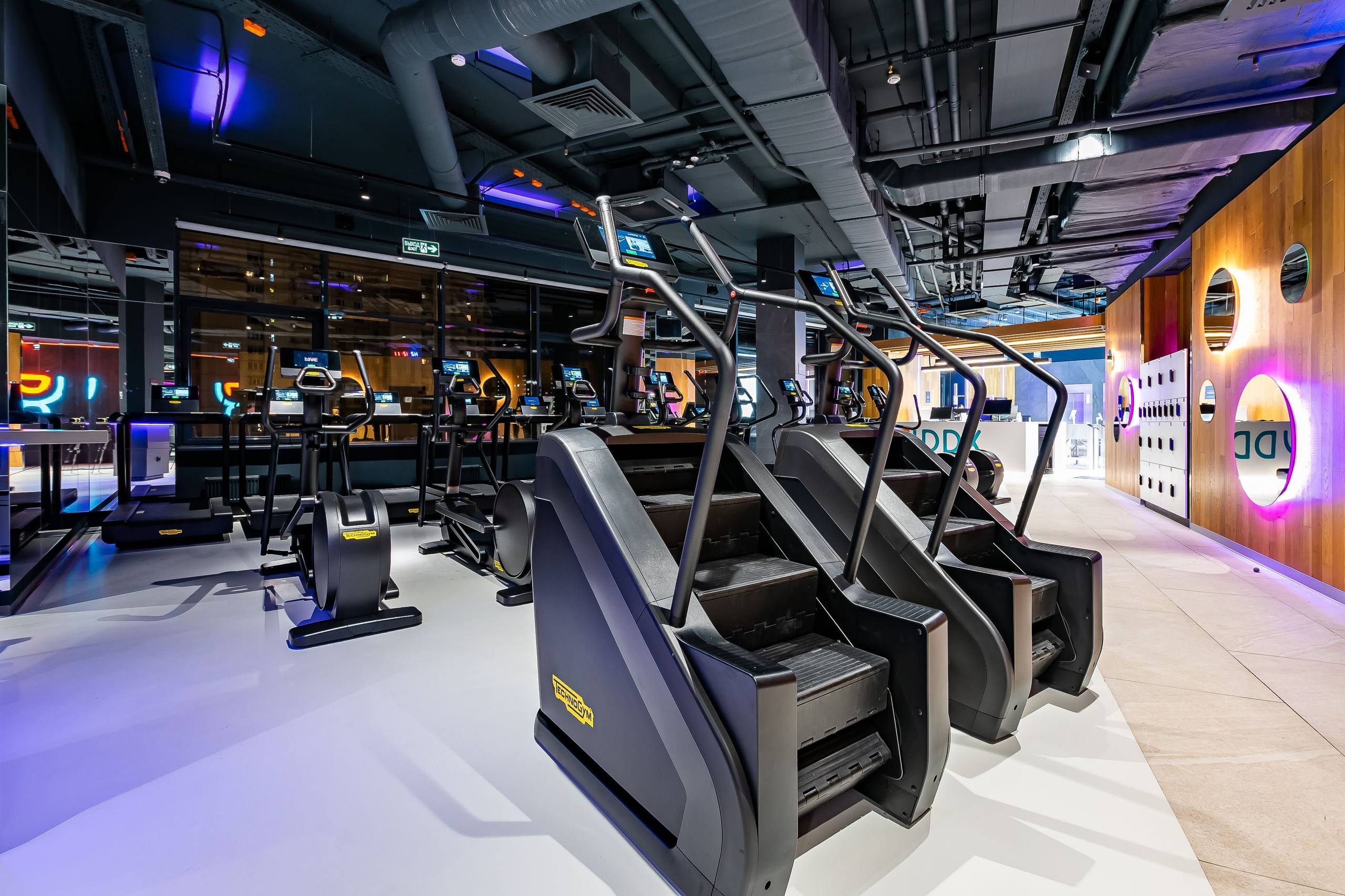 Интерьерный фотограф Спортзалы, Фитнес.  г.Москва, от 10 000р/час. Интерьерный & Репортажный фотограф Озеров Денис, г. Москва