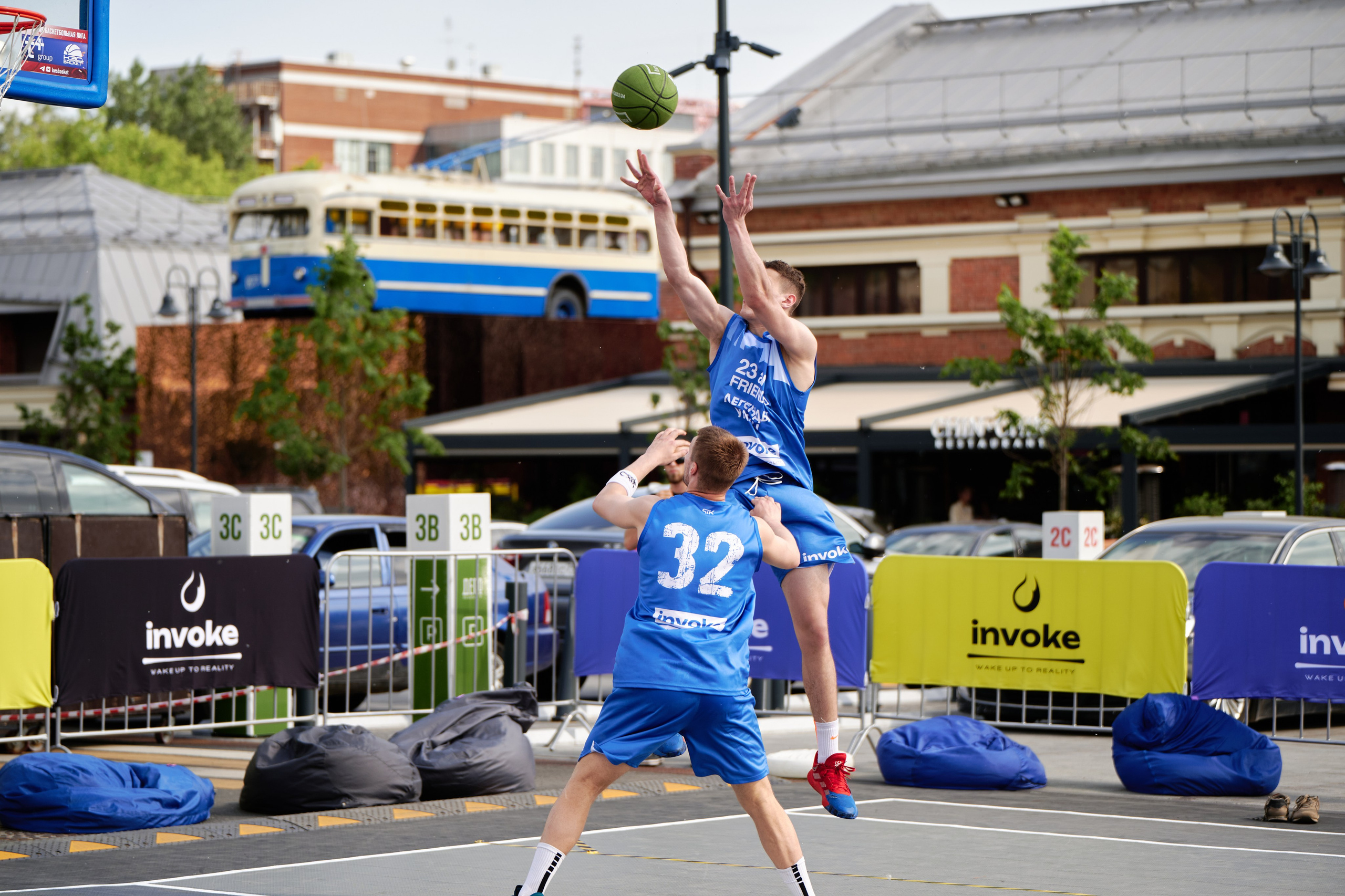 Invoke — Легенды улиц. Фотограф в Москве — Новиков Владислав