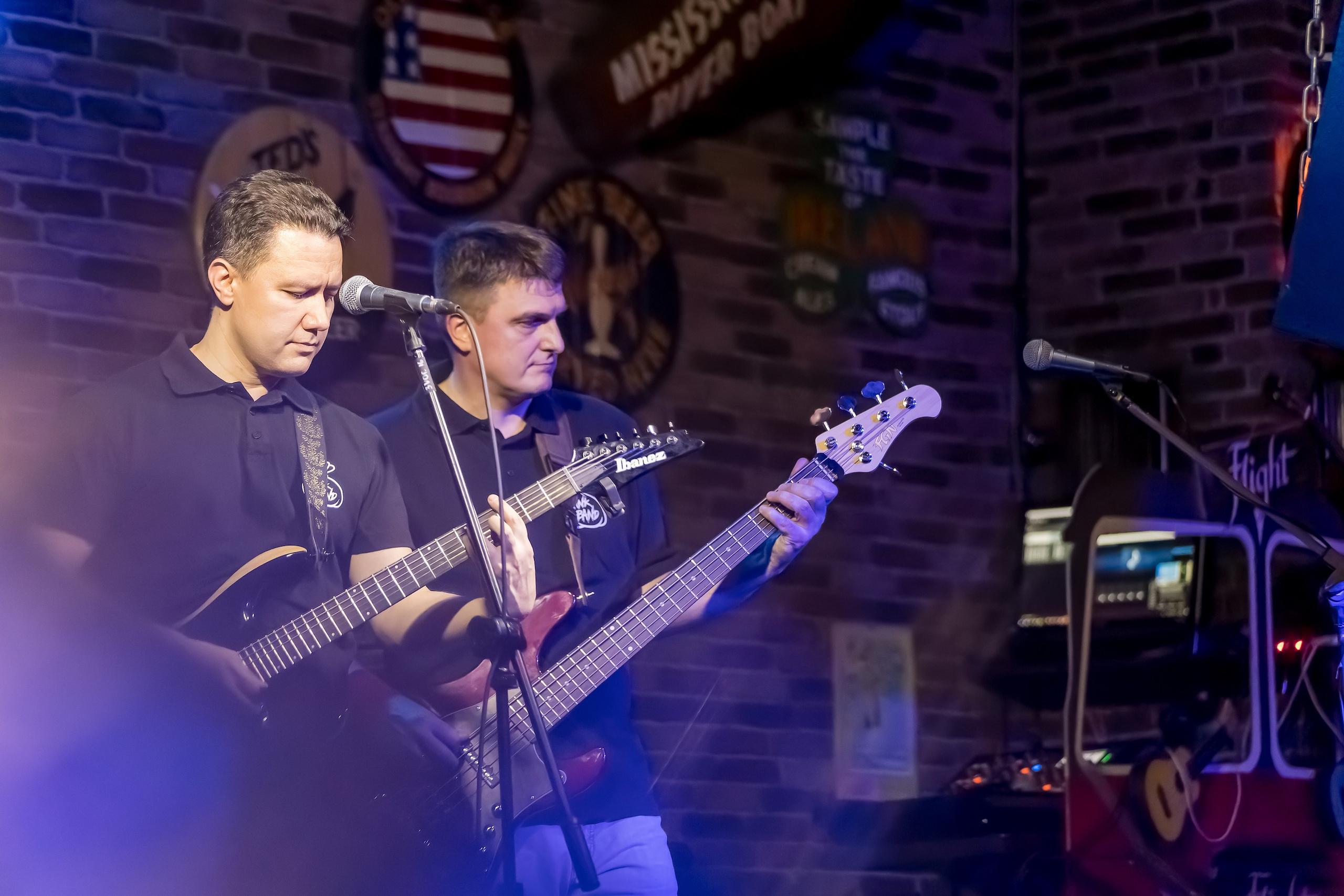 LifePub 29.03.2023. Московская кавер-группа BankBand