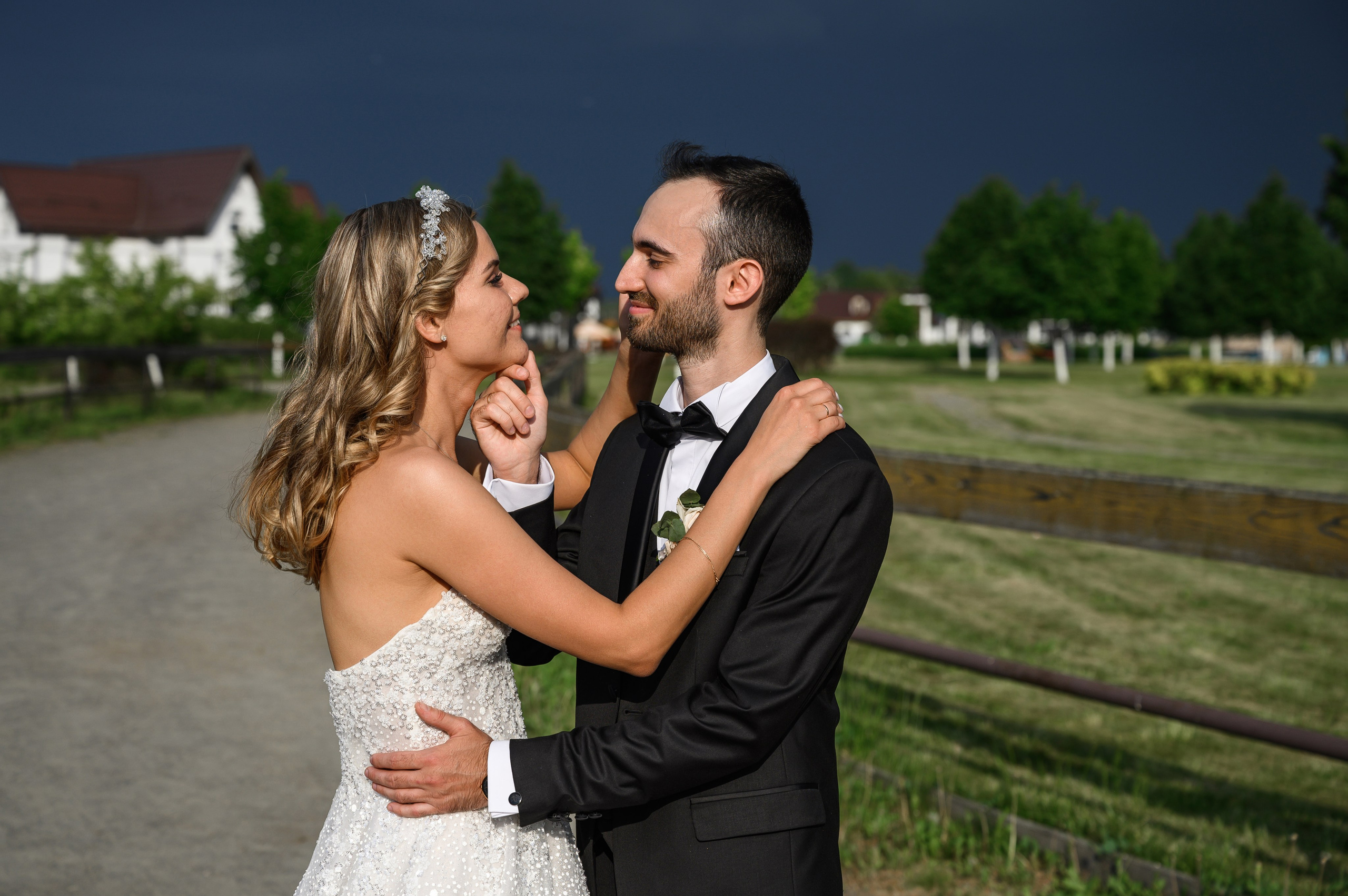 Свадьба шатер Город мастеров — Русская сказка. Свадебный фотограф Москва Юрий Кульман