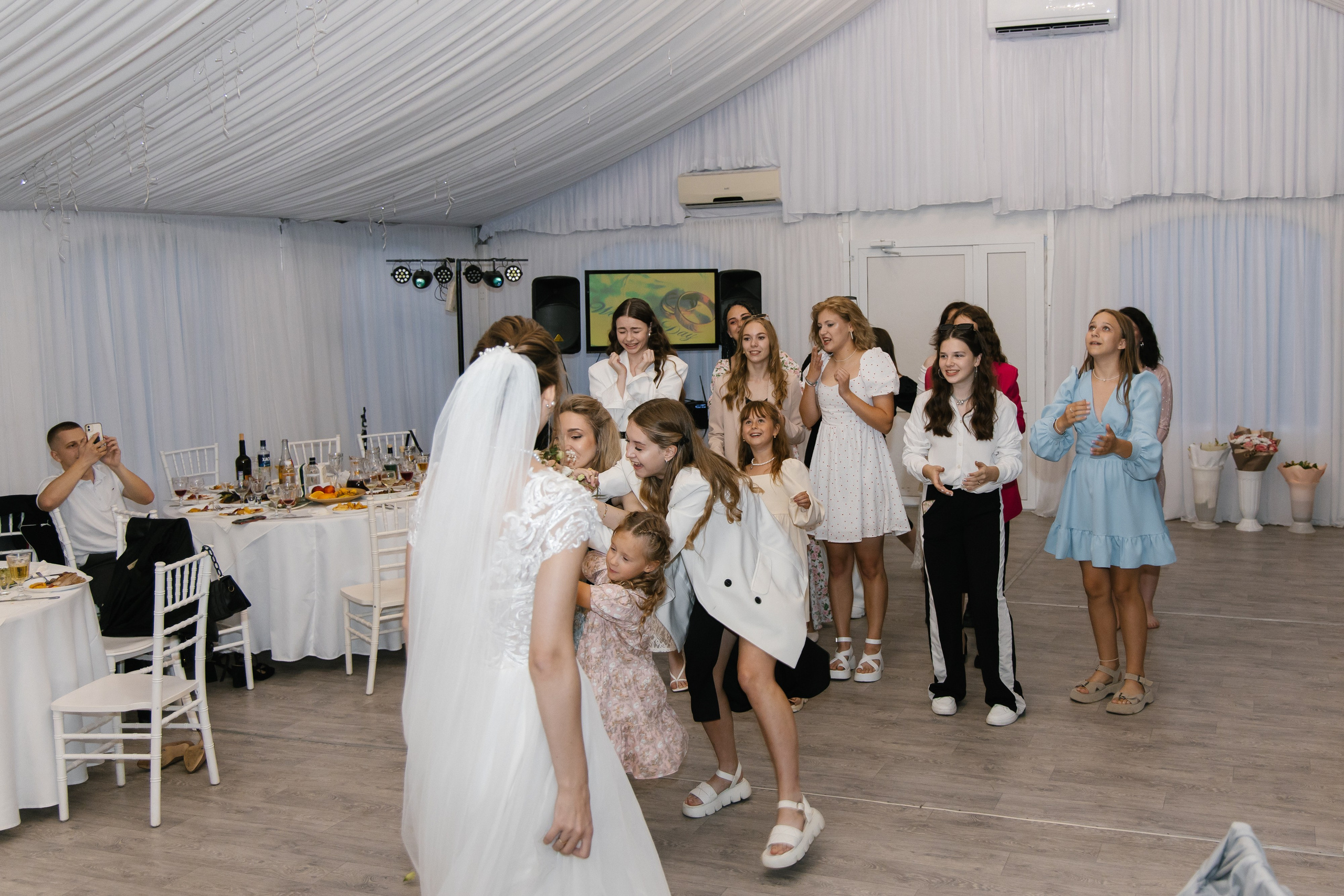 Ксения и Антон (полный день). Фотограф в Барнауле Юлия Садвокасова