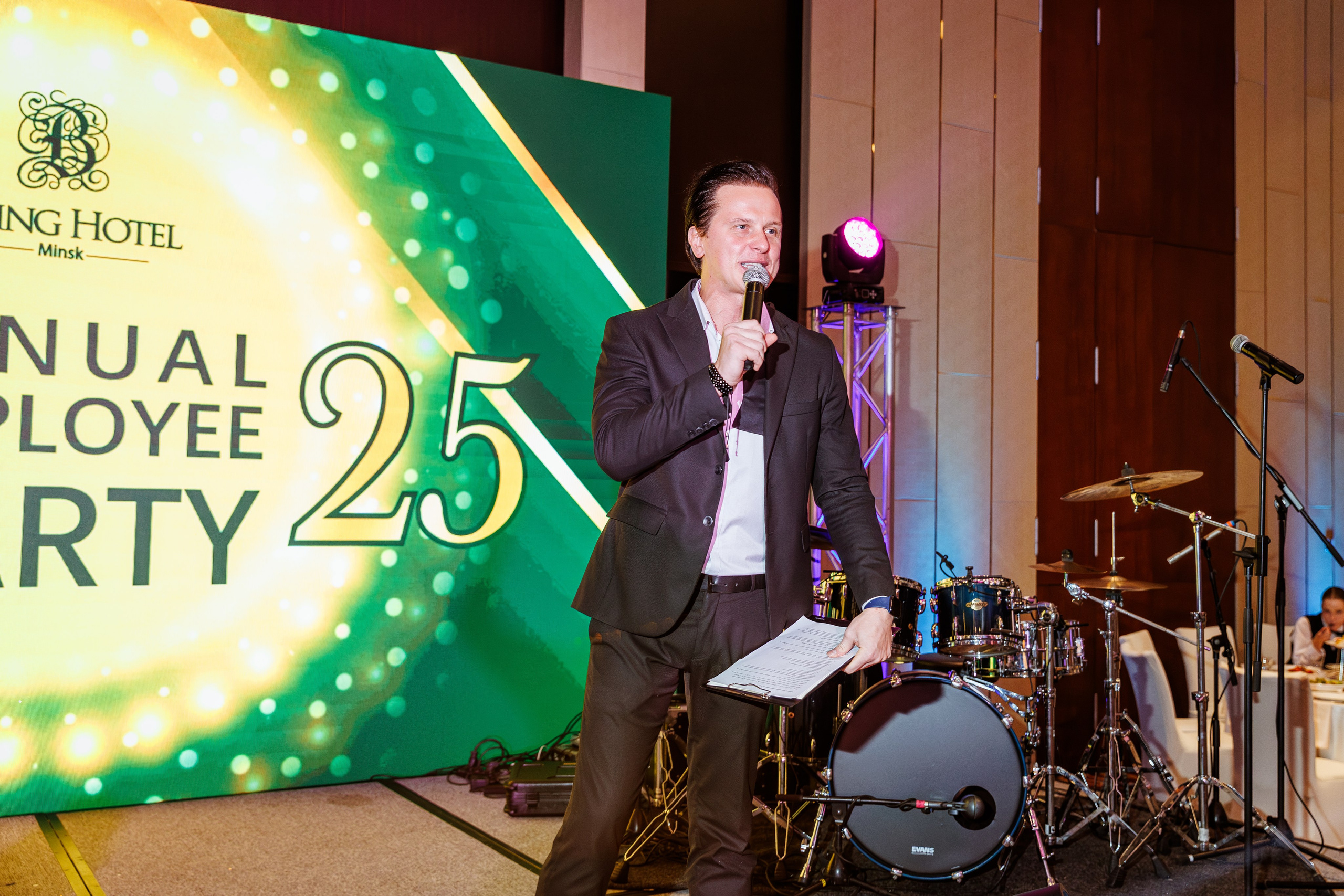 Новогодний корпоратив Отеля «Пекин». Репортажный фотограф Минск ❘ Костецкий Илья ❘ Беларусь