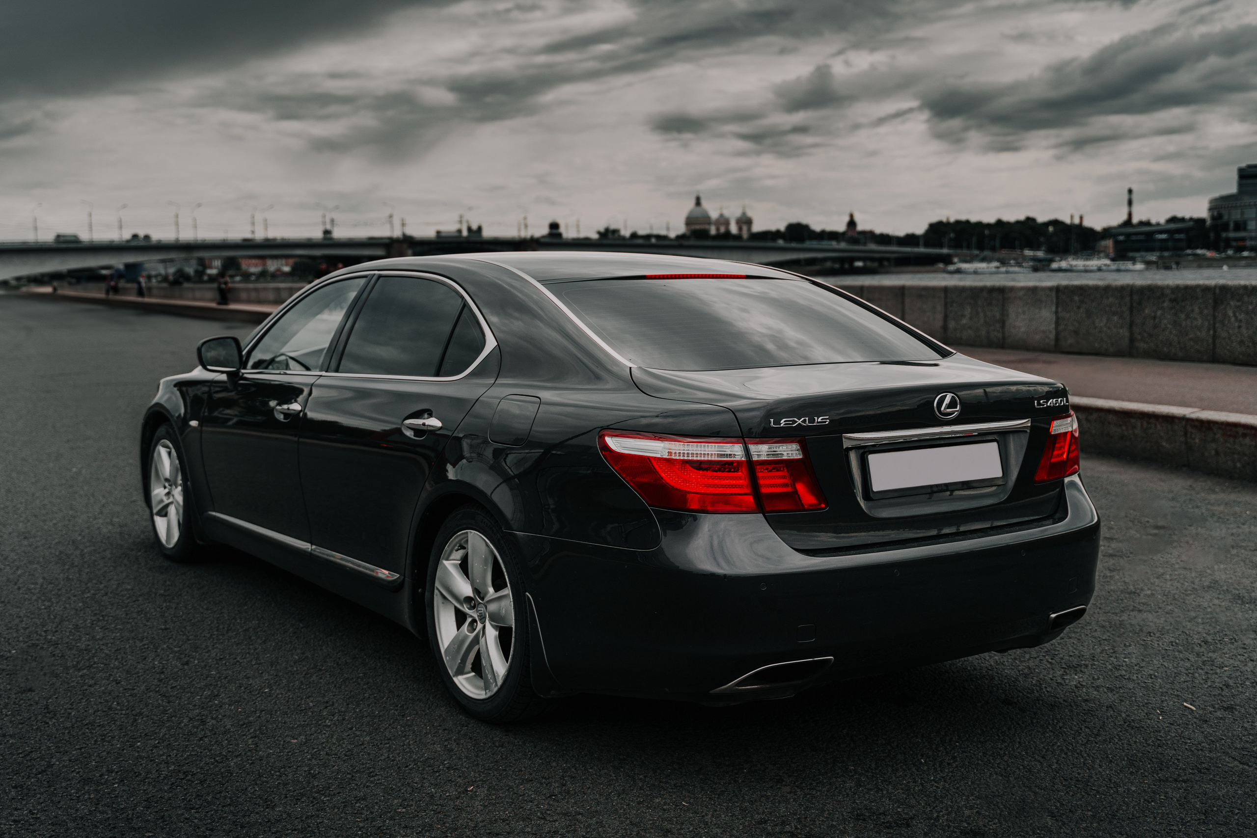 Lexus LS460l. MILATE — выпускные альбомы, фотосессии и видео в Москве