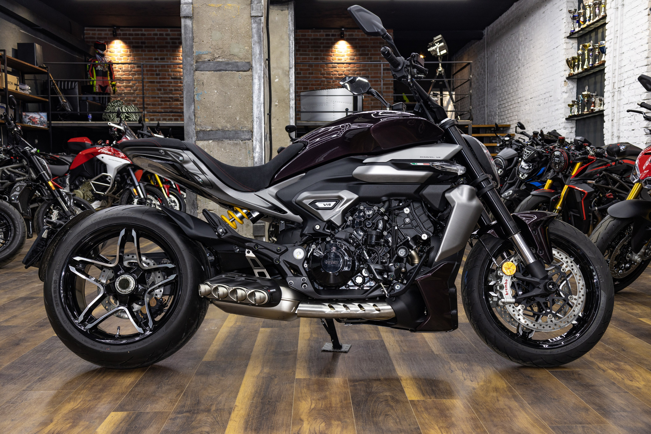 Фотосессия с мотоциклами и автомобилями. Предметный фотограф в Москве и Московской области