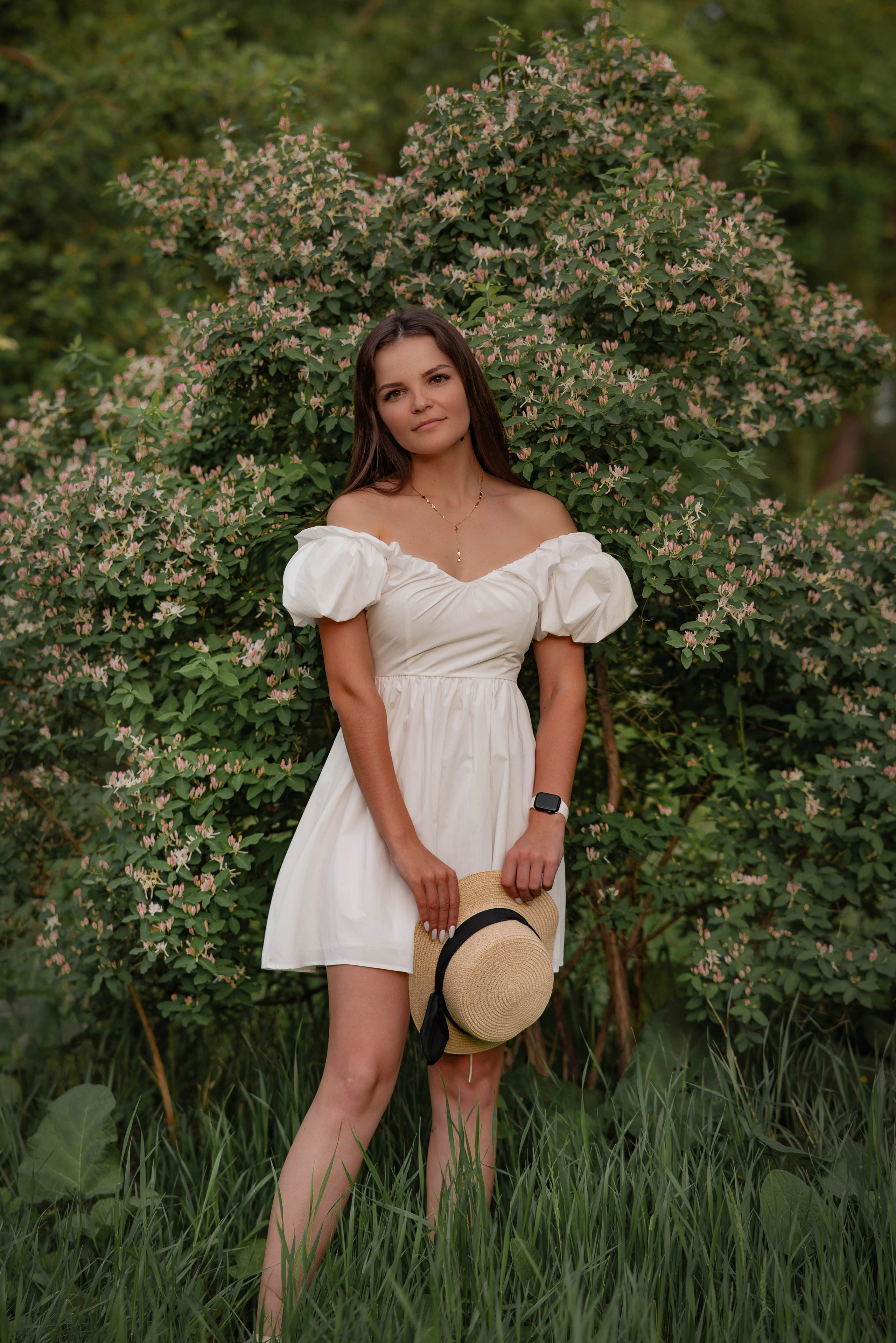 Вечерняя съёмка изящной девушки в парке города Абакан. Семейный и свадебный фотограф в Абакане Юлия Су