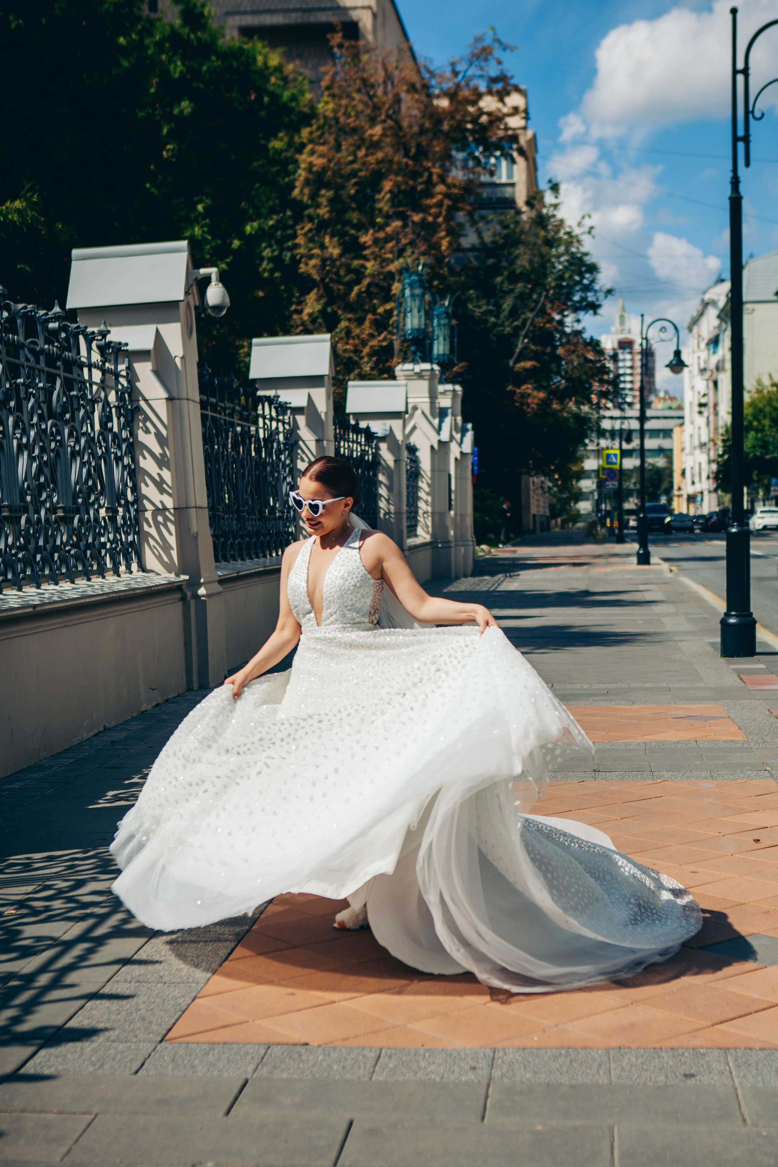 Свадебная фотосессия в отеле hartwell hotel и на патриарших прудах. Фотограф Ольга Ефремова