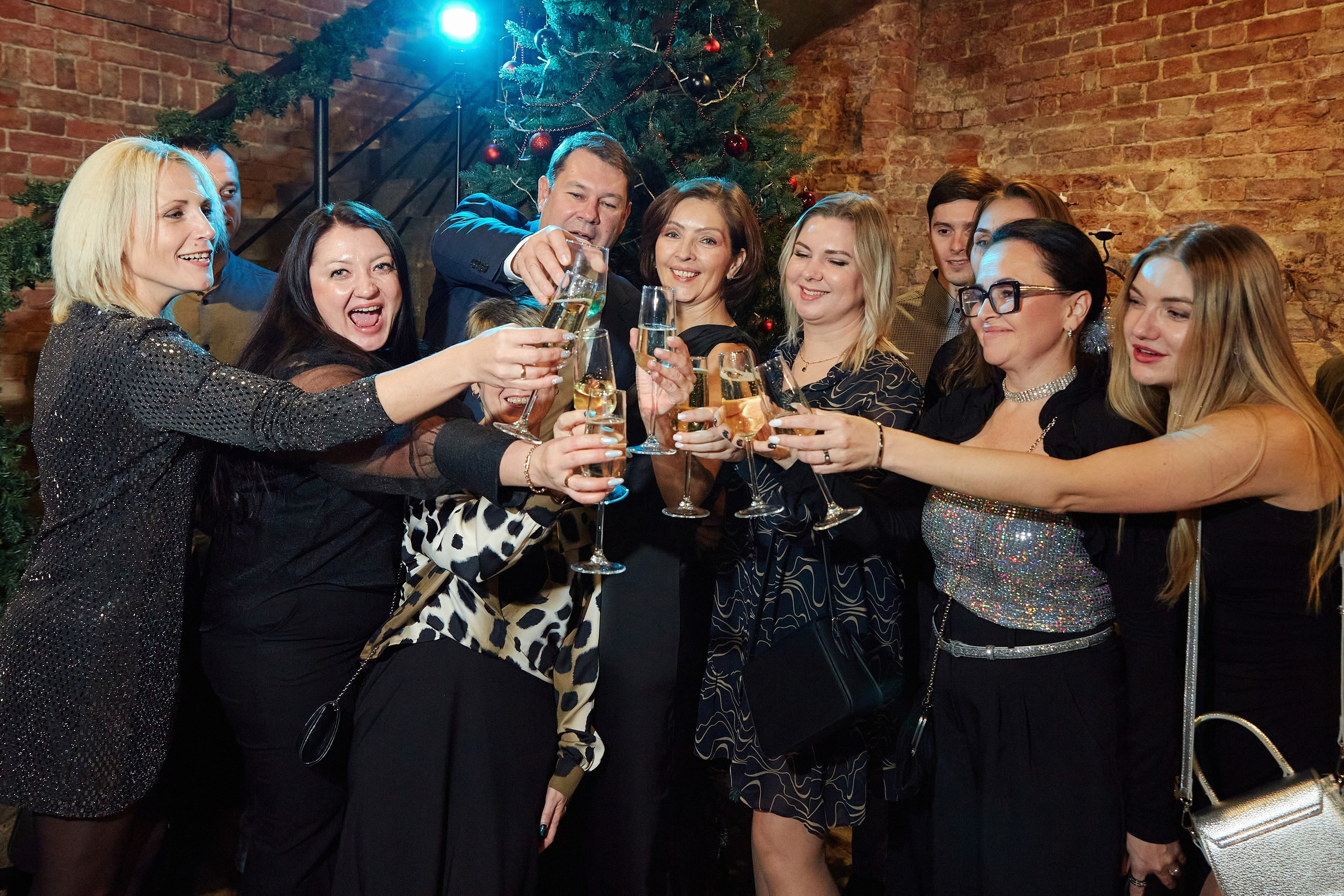 Компания Clarity / Пространство HIDE. Антон Артюшин, портретный фотограф. Москва