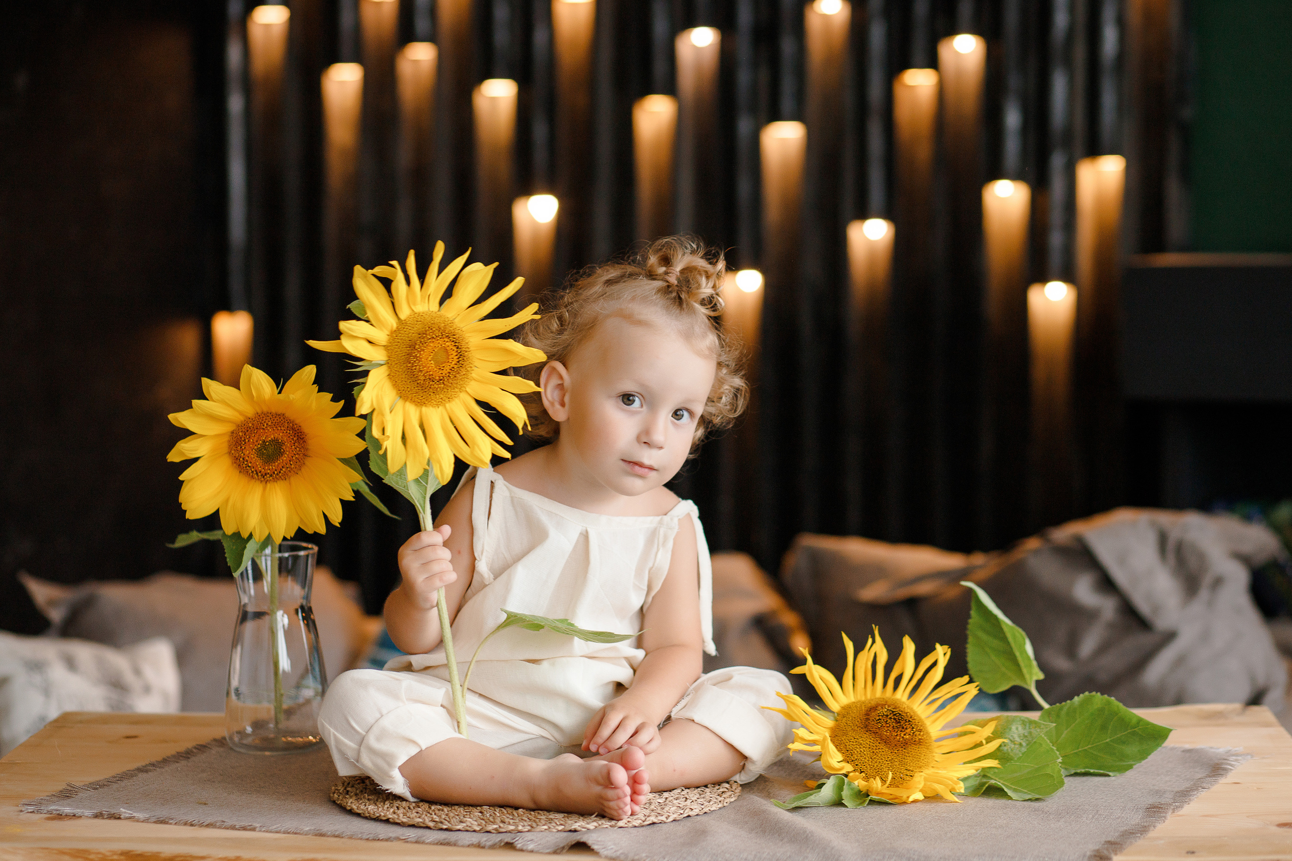 Семейная фотосессия в фотостудии и на природе в Твери. Свадебный и семейный фотограф в Твери и Тверской области