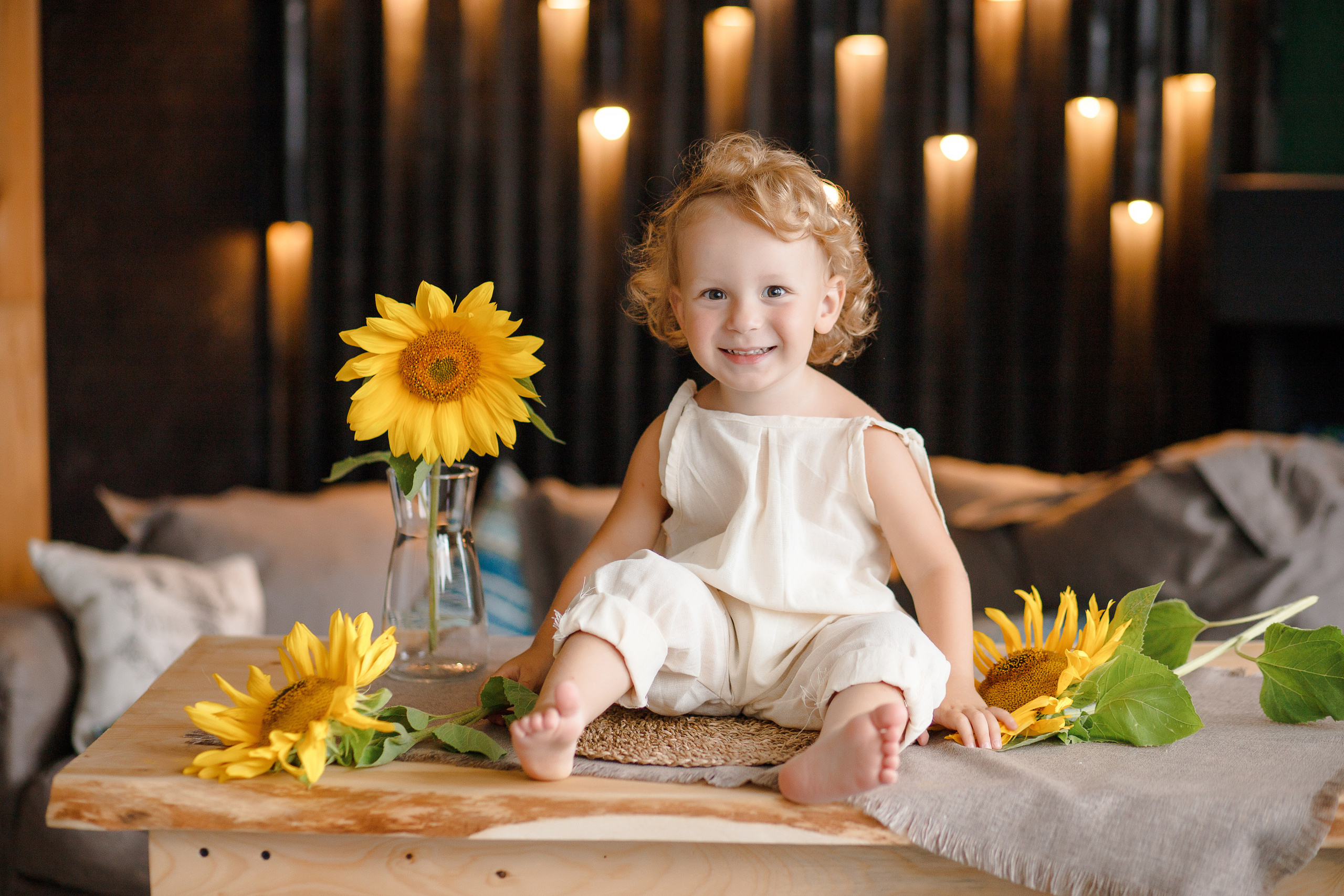 Семейная фотосессия в фотостудии и на природе в Твери. Свадебный и семейный фотограф в Твери и Тверской области