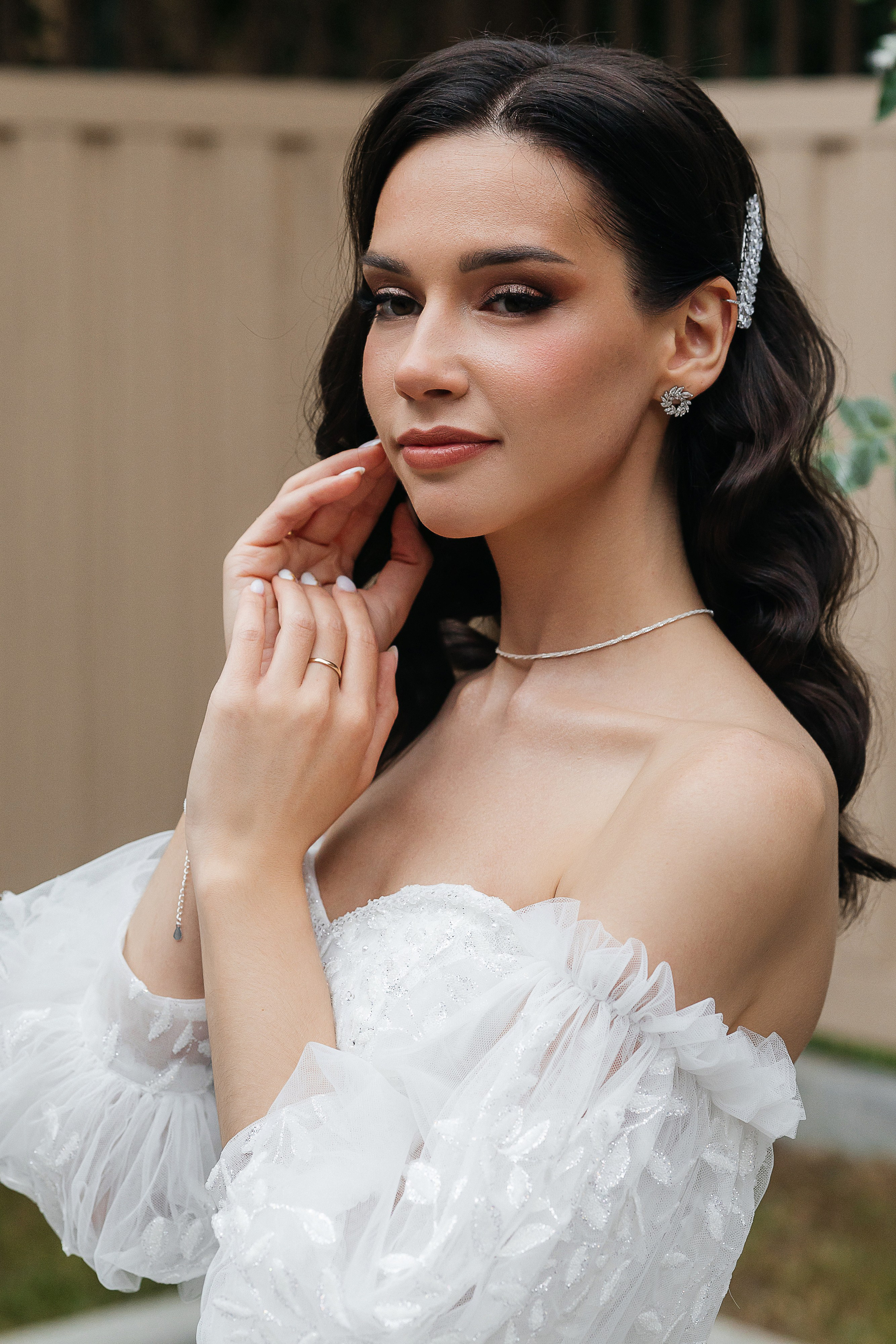 Волшебное утро невесты в номере отеля. Олег Сверчков | Свадебный фотограф Вологда