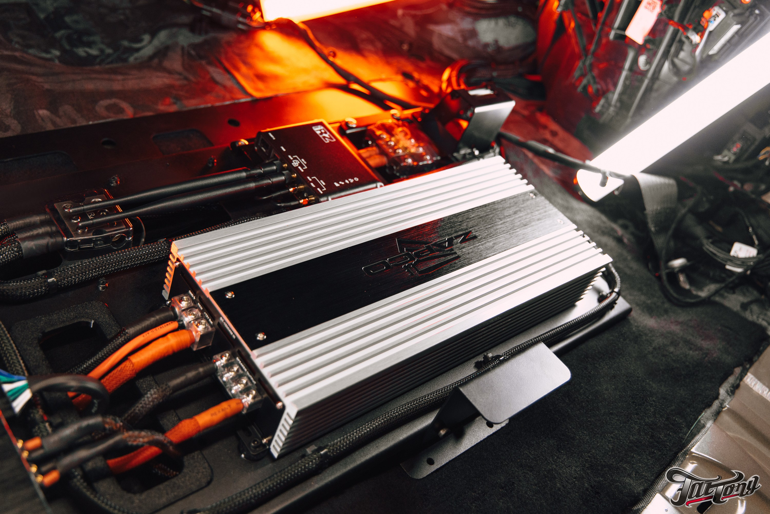 Cadillac Escalade V акустическая система. DeLorein