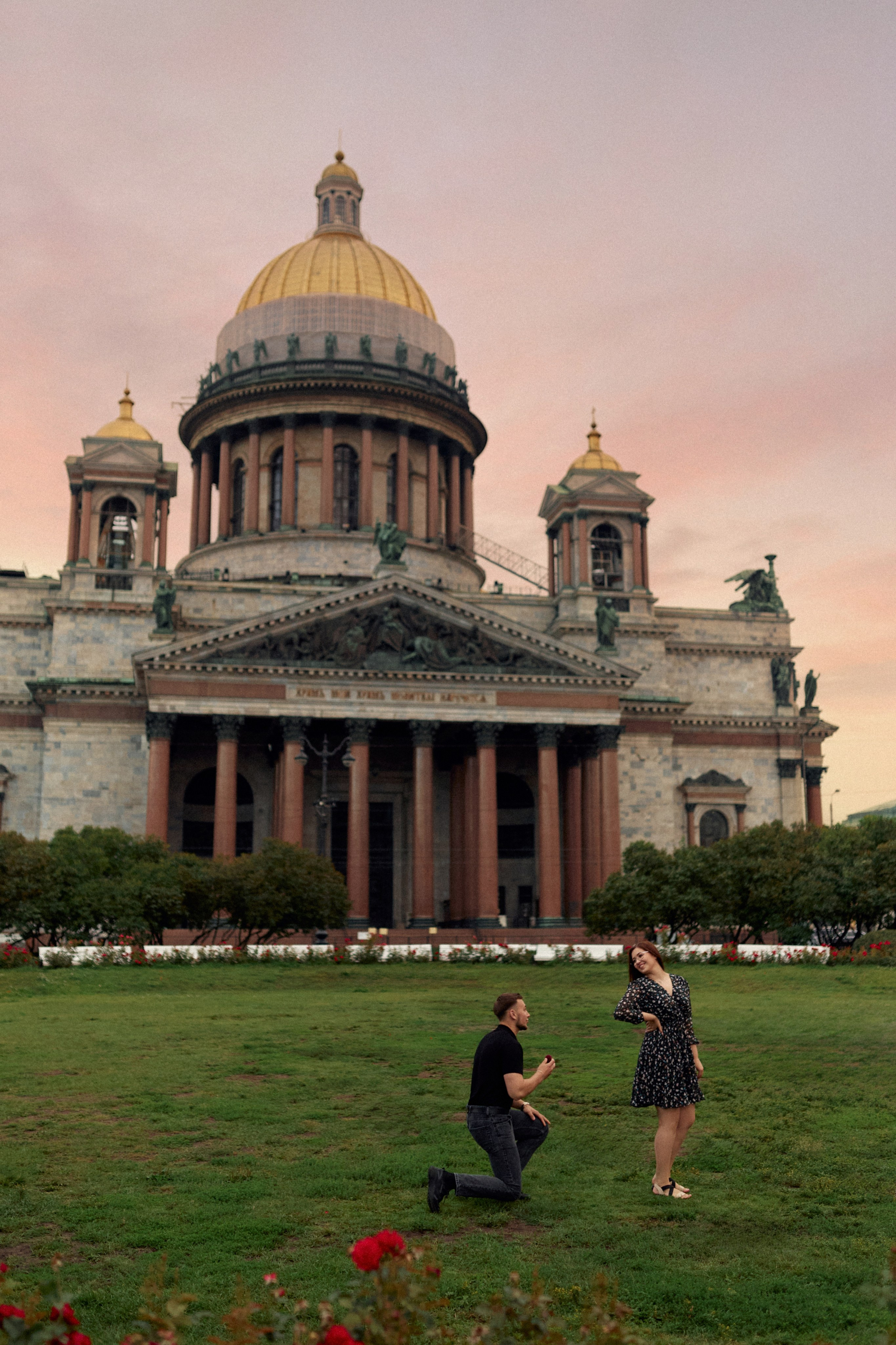 Предложение у Исаакиевского собора. Сестры Карабаза. Фотографы и ретушеры в Москве и Санкт-Петербурге