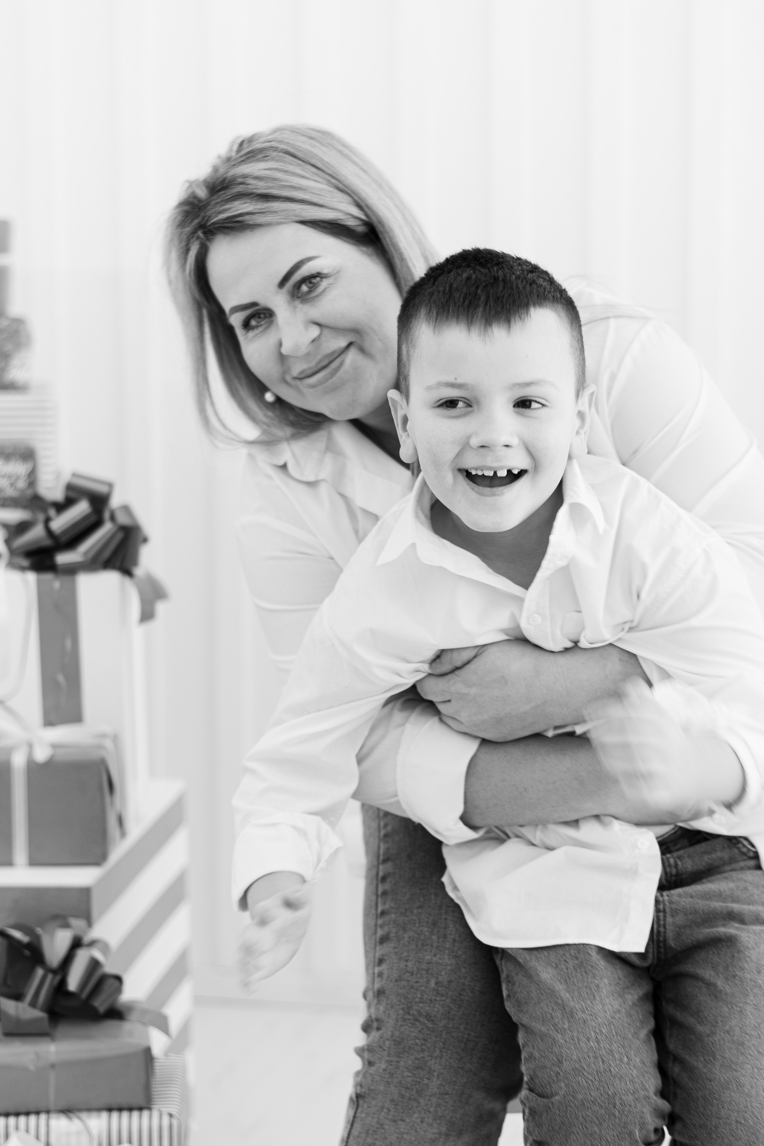 Оксана с семьей. Студийная съемка. Екатерина Бикбаева фотограф, видеограф, медиа-продюсер