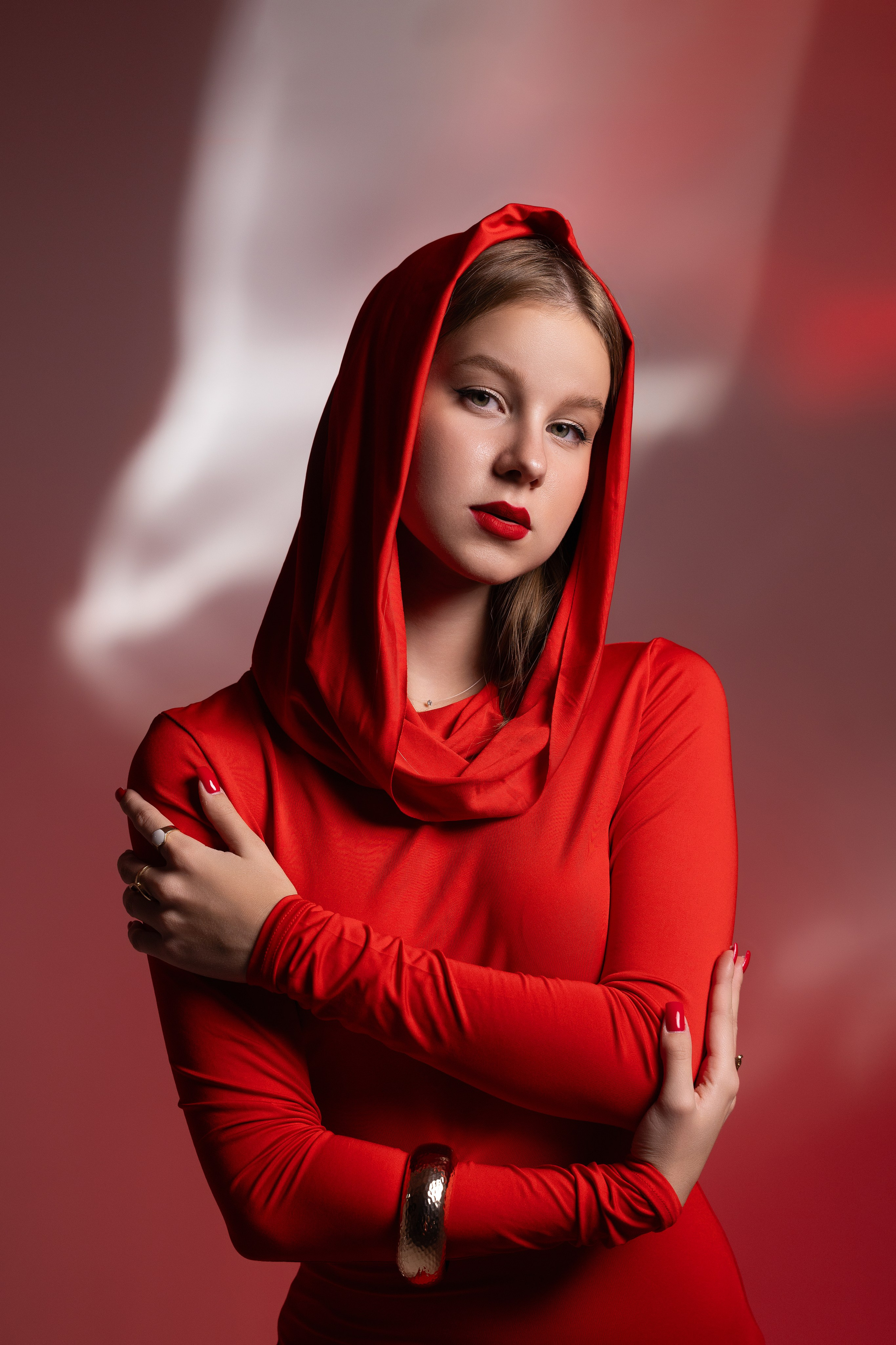 Цветной свет и фигуры. Фотограф Минск