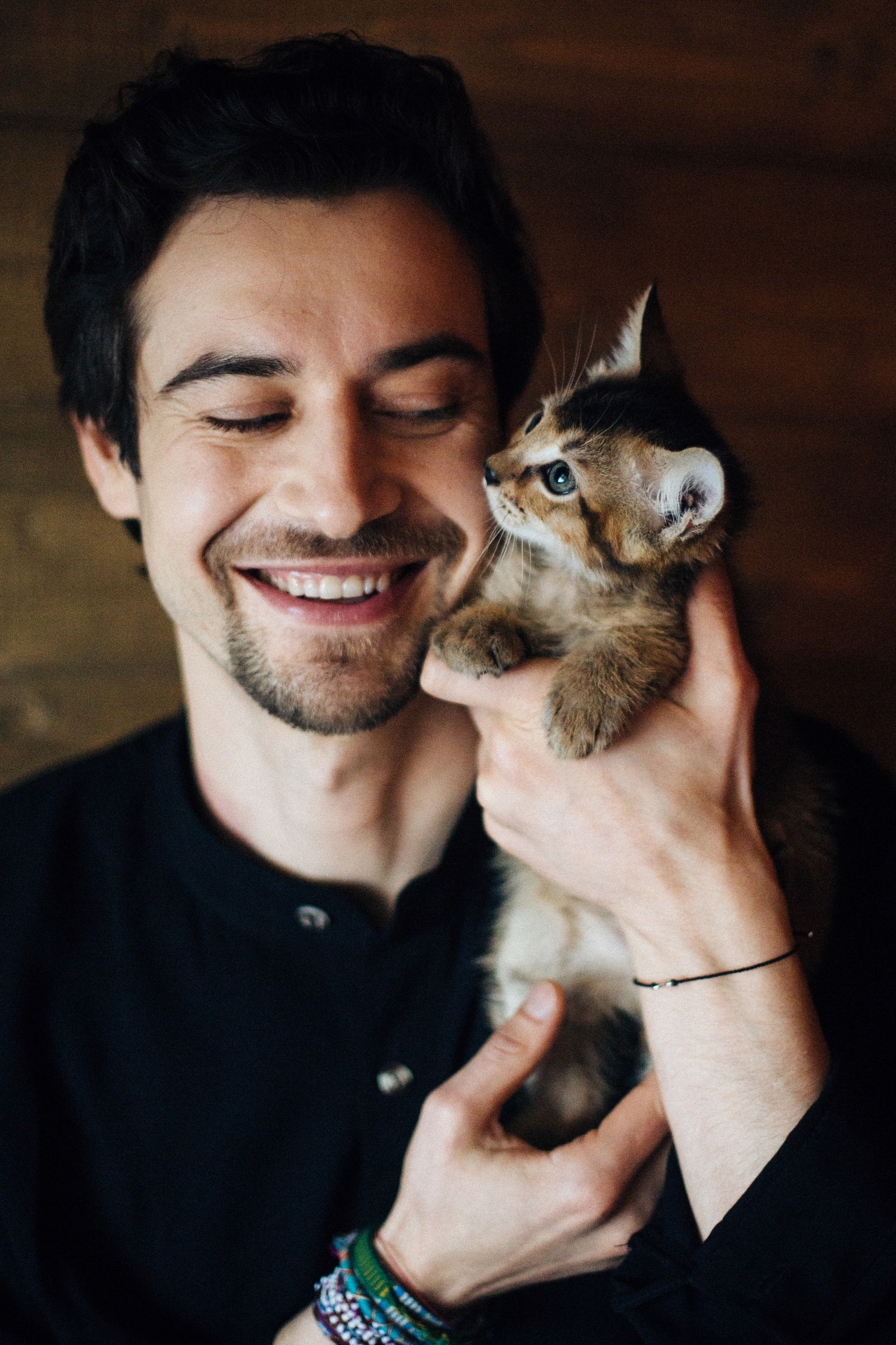 Фотосессия для ведущего с котятами. Александр Чернин. Семейный и событийный фотограф