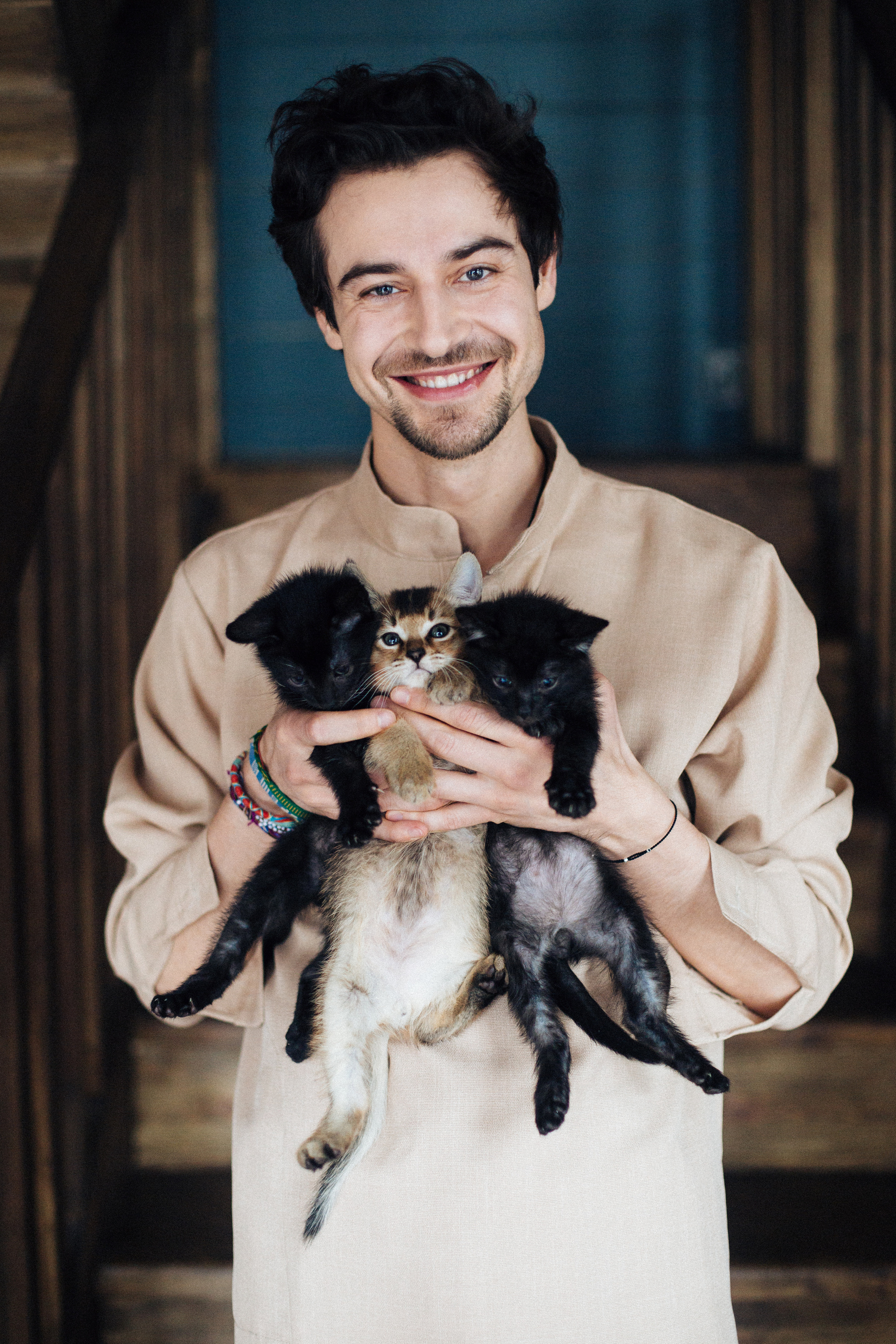 Фотосессия для ведущего с котятами. Александр Чернин. Семейный и событийный фотограф