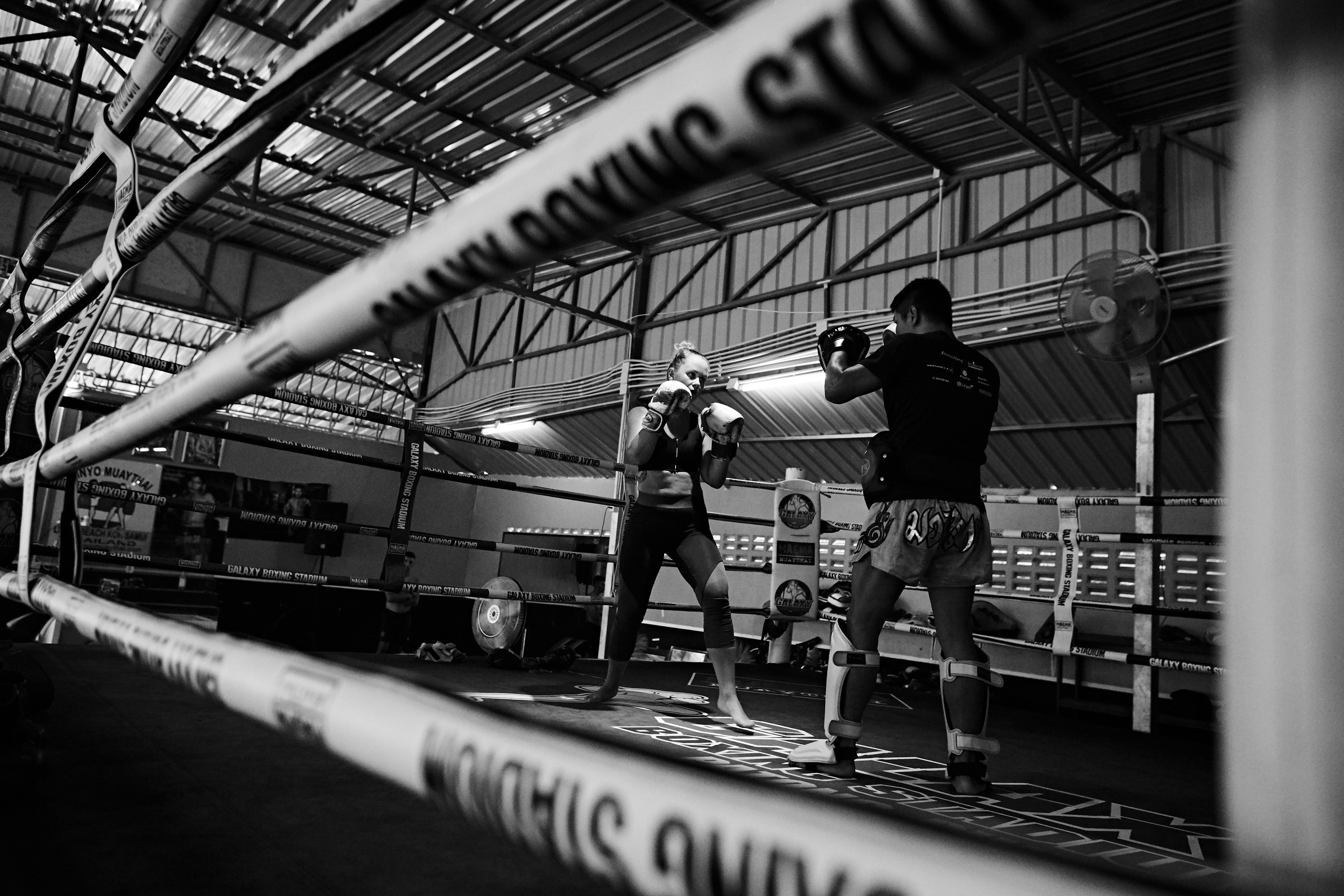 Тренировка в школе тайского бокса Samui Muay Thai (Тайланд, о.Самуи). Анастасия Зобнинá — фотограф в Санкт-Петербурге/СПб