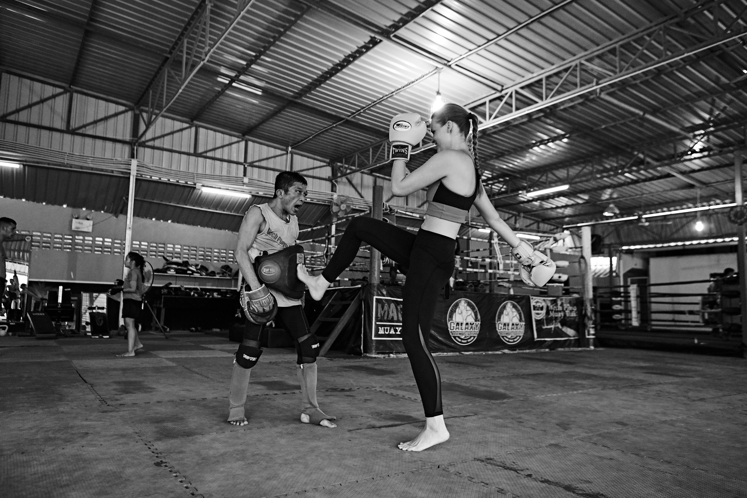 Тренировка в школе тайского бокса Samui Muay Thai (Тайланд, о.Самуи). Анастасия Зобнинá — фотограф в Санкт-Петербурге/СПб
