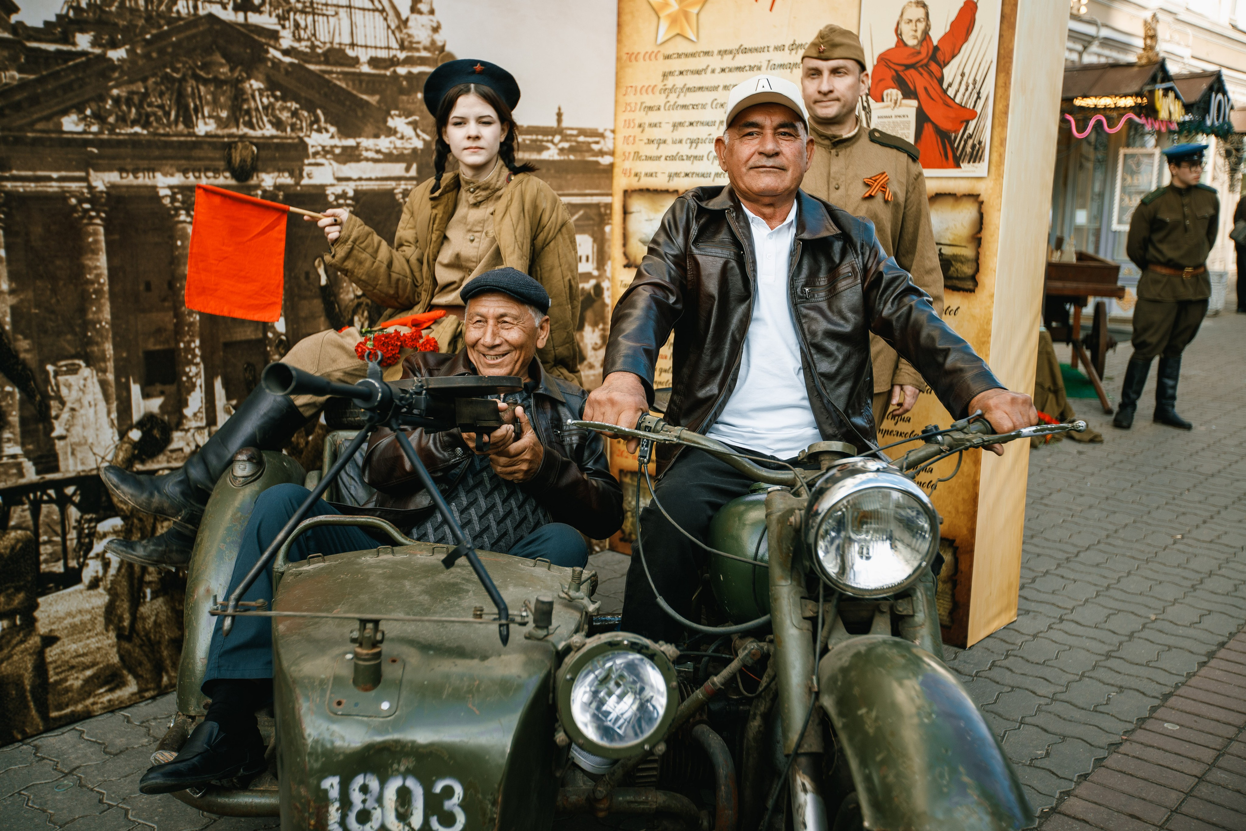 День Победы на ул. Баумана. Портретный и репортажный фотограф Елизавета Рудовская|Казань