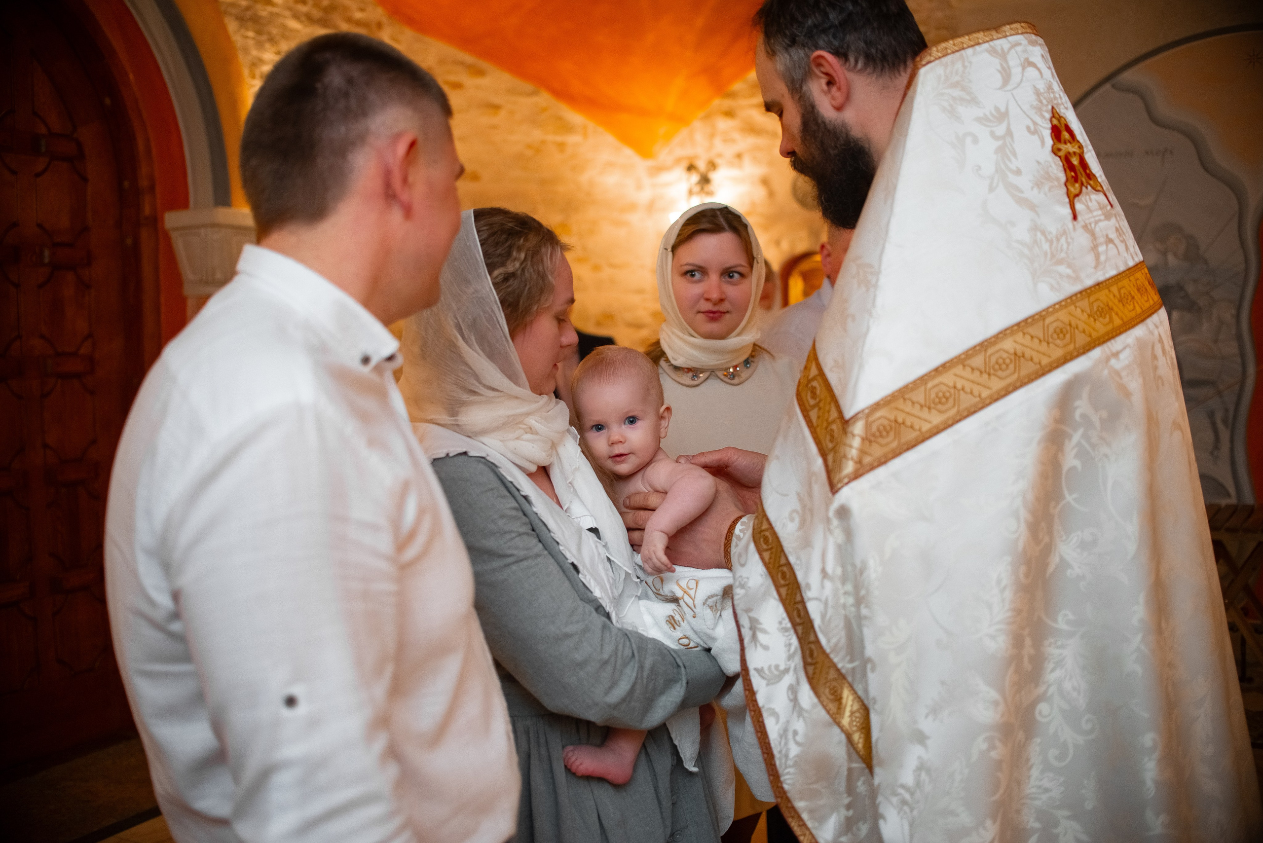 Крещение Василисы в Свято-Елисаветинском монастыре. Семейный фотограф на выписку из роддома и крещение Минск Настя Гришук