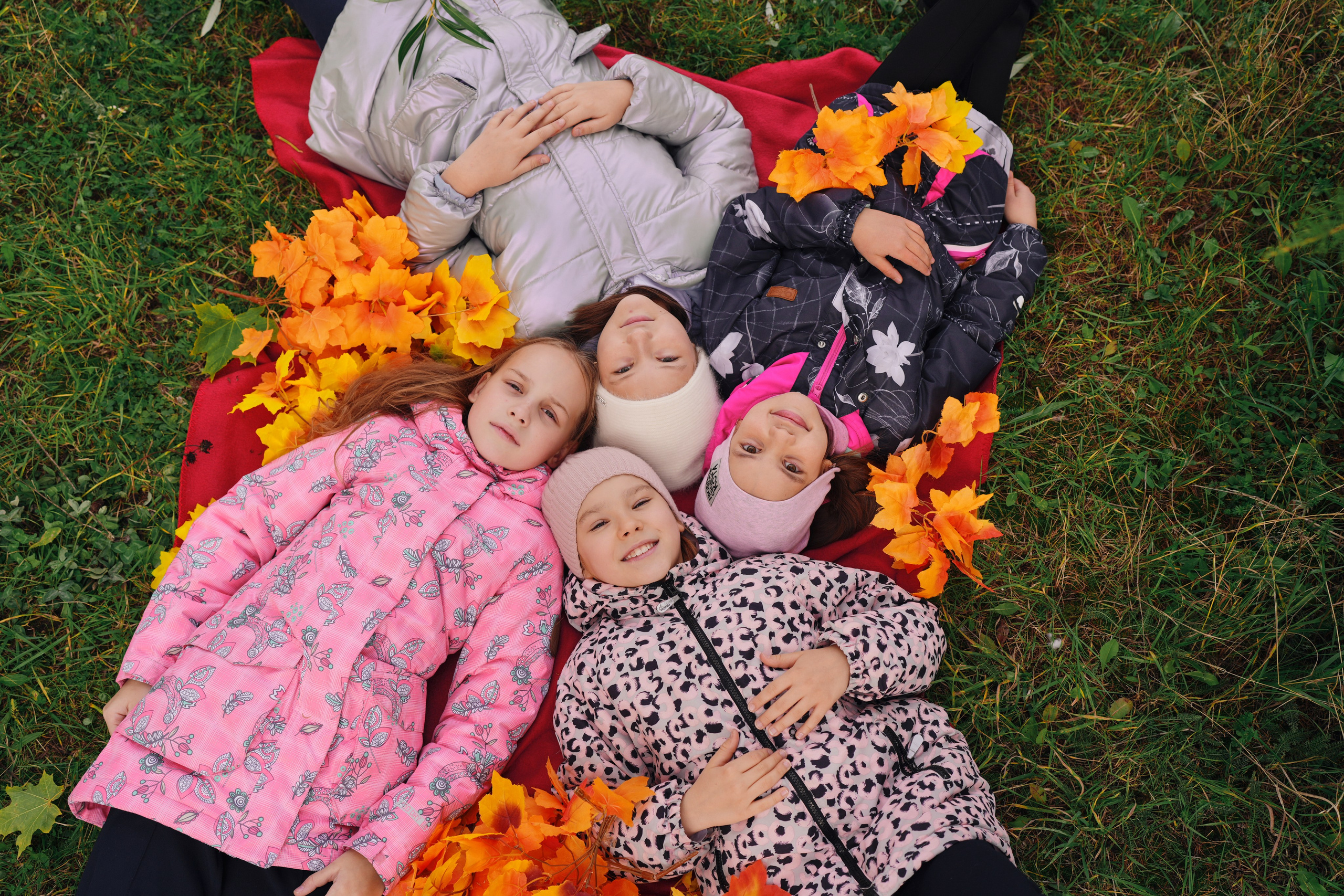 ОСЕННЯЯ. Школьная фотография в Санкт-Петербурге, выпускные альбомы, фотосессии
