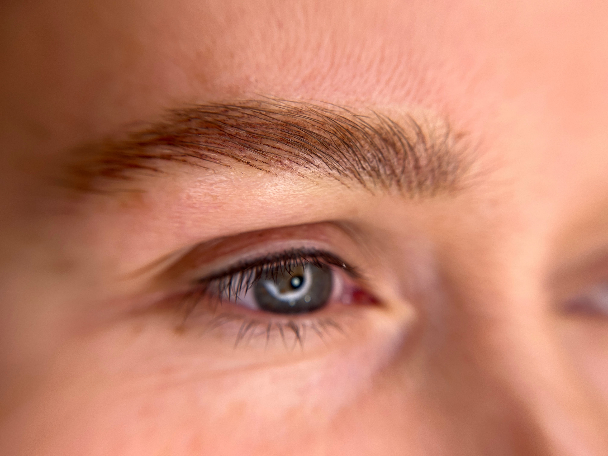 Саша. Студия перманентного макияжа, косметологии и массажа SYMMETRY в Москве, м. Киевская