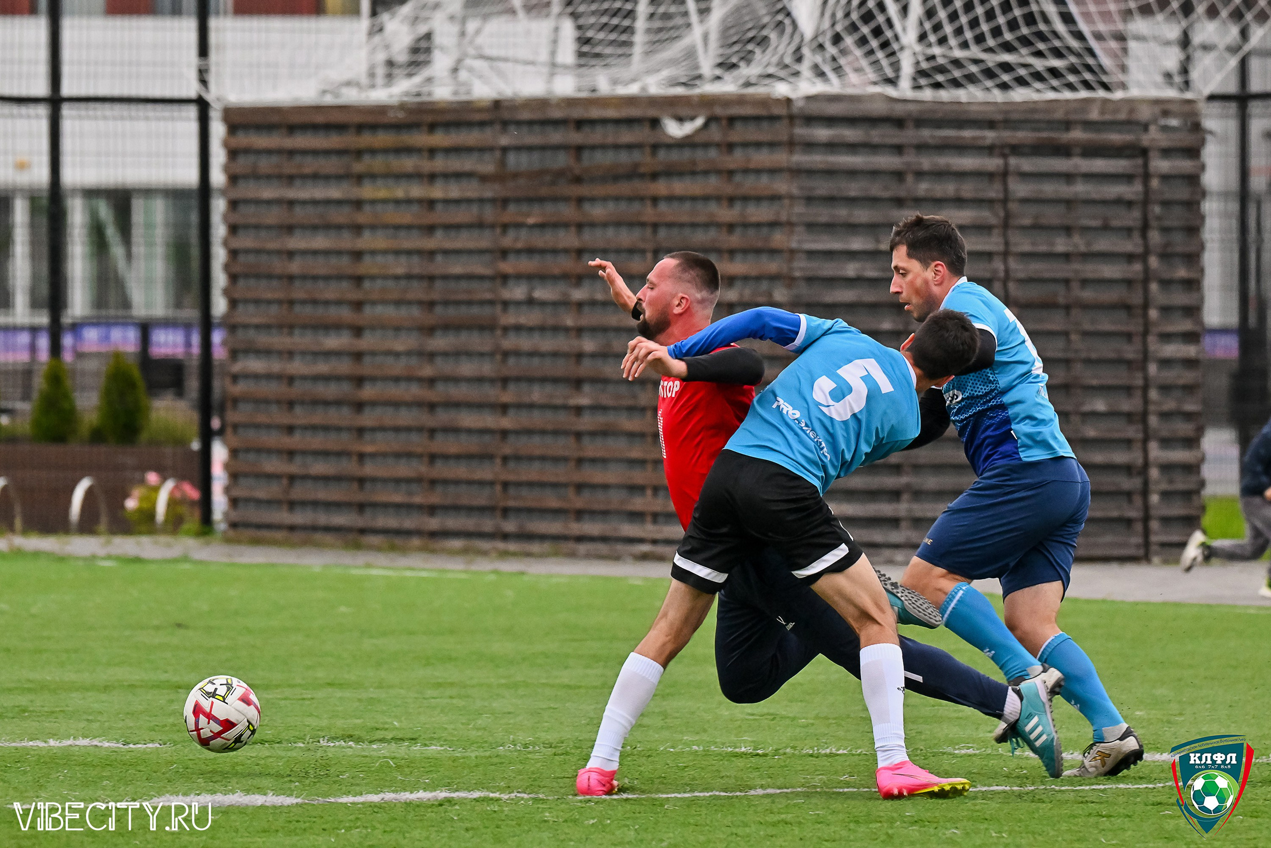 ФИНАЛЬНЫЕ МАТЧИ ПЛЕЙ-ОФФ XXl ЛЕТНЕГО КУБКА КАЛИНИНГРАДСКОЙ ЛФЛ. VIBECITY.RU Вайб Сити Ру Фоторепортажи Фотоотчеты Калининград