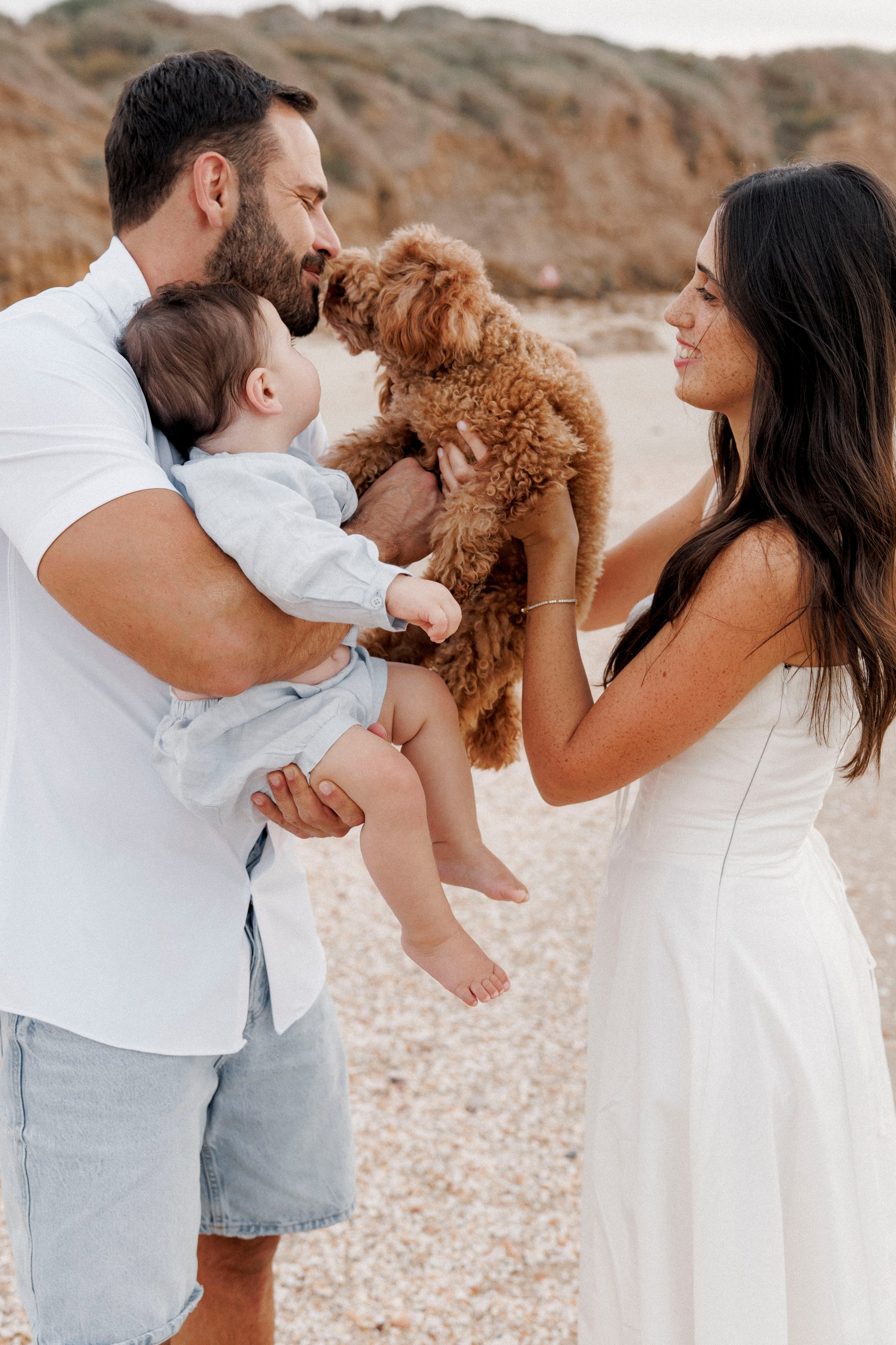 First year family photos near the sea. Главная
