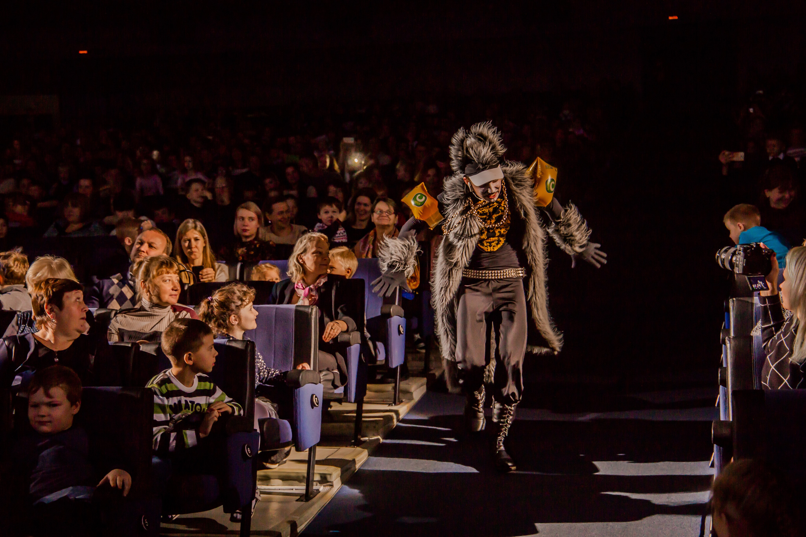 Репортаж — детская елка в БКЗ. Свадебный и семейный фотограф в Санкт-Петербурге Макеева Наталья