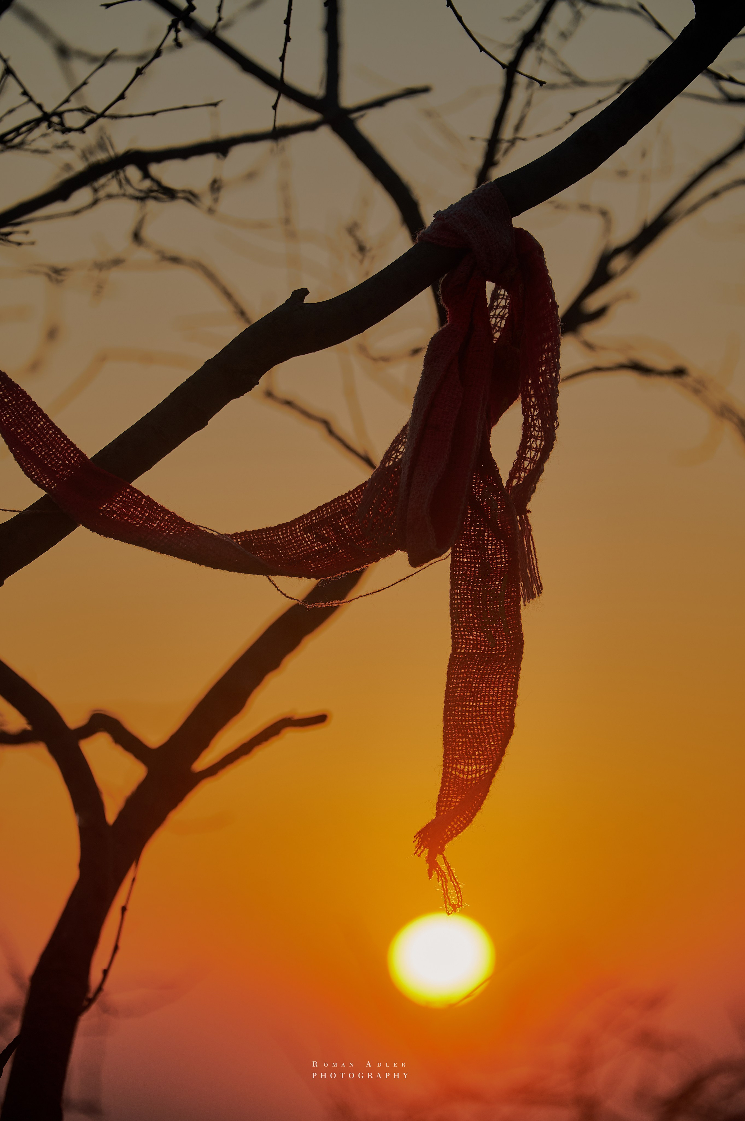 Рассвет на храмовой горе Юнмень. Цинчжоу. Фотограф Роман Адлер