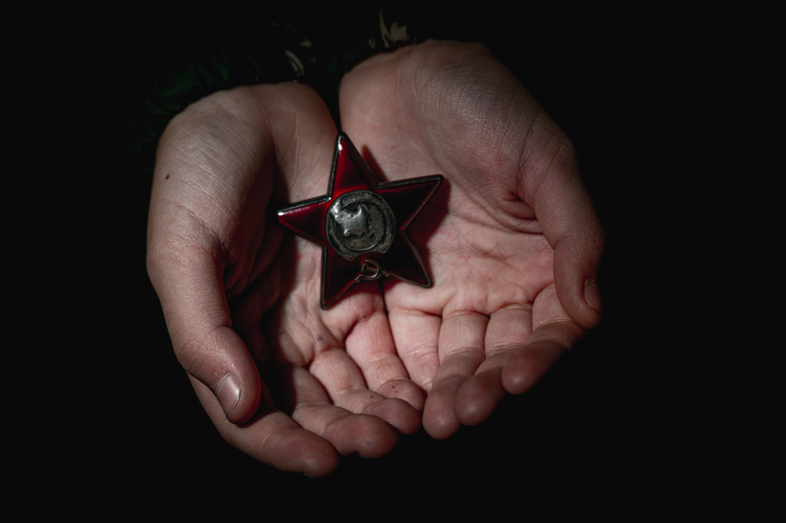 Авторская серия фотографа Романа Адлера «Ради Жизни». Фотограф Роман Адлер